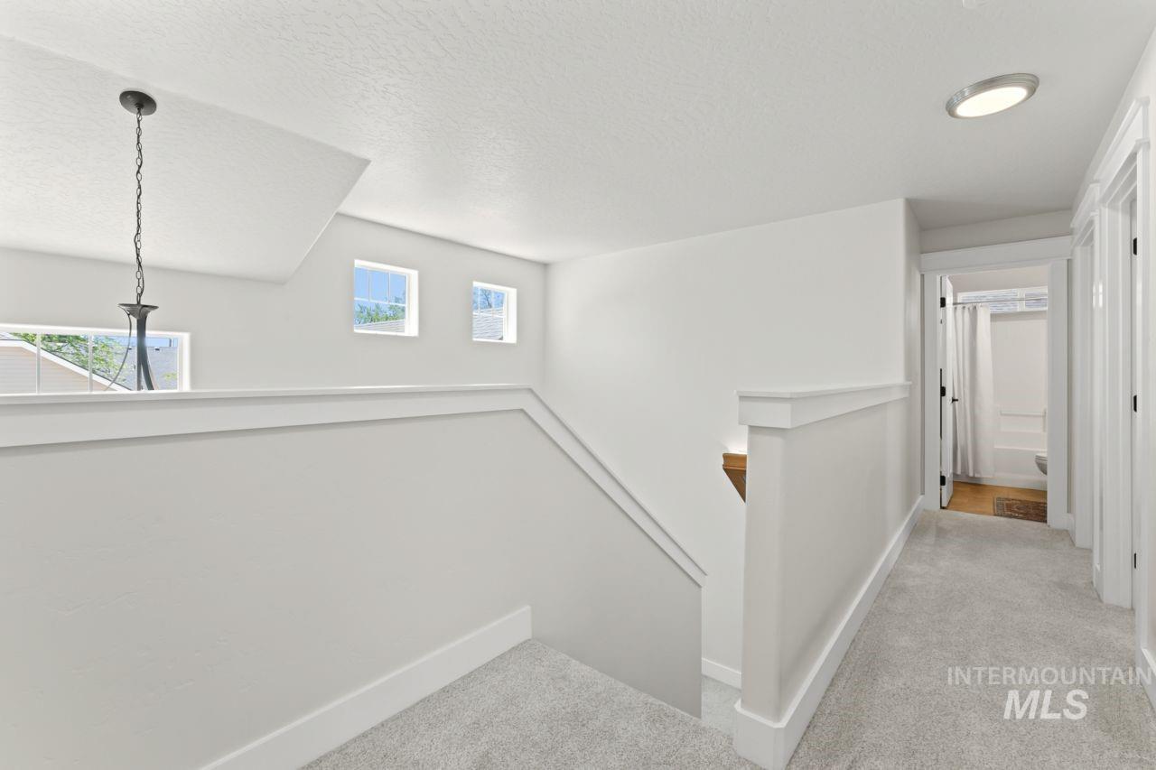 1068 E Carter Street Property Photo 23