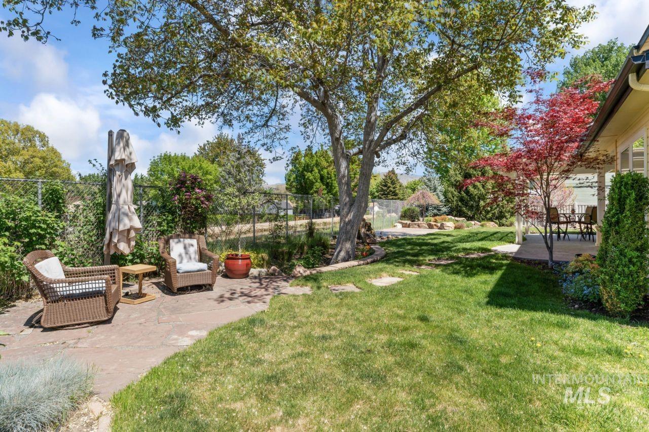 1068 E Carter Street Property Photo 42