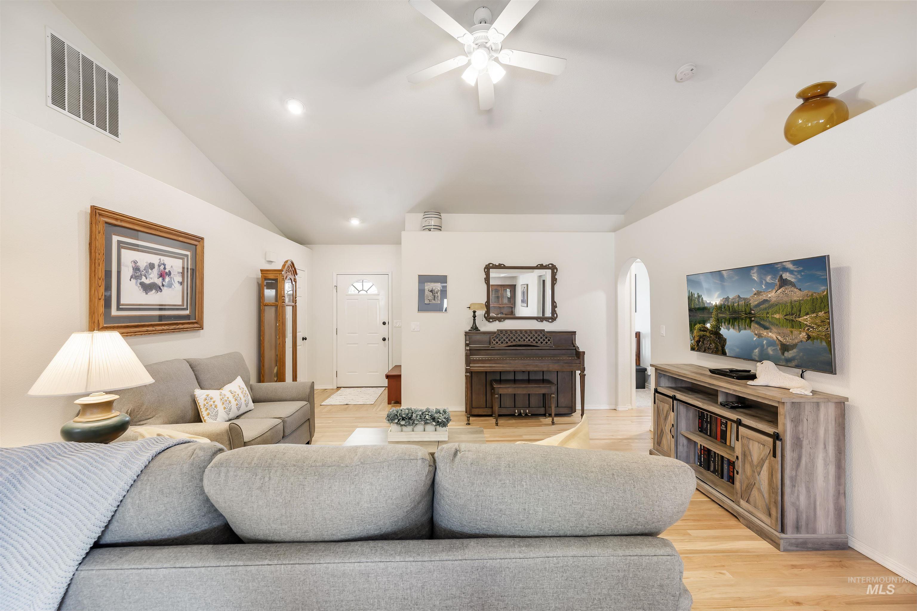 1177 N Lopez Ave Property Photo 11