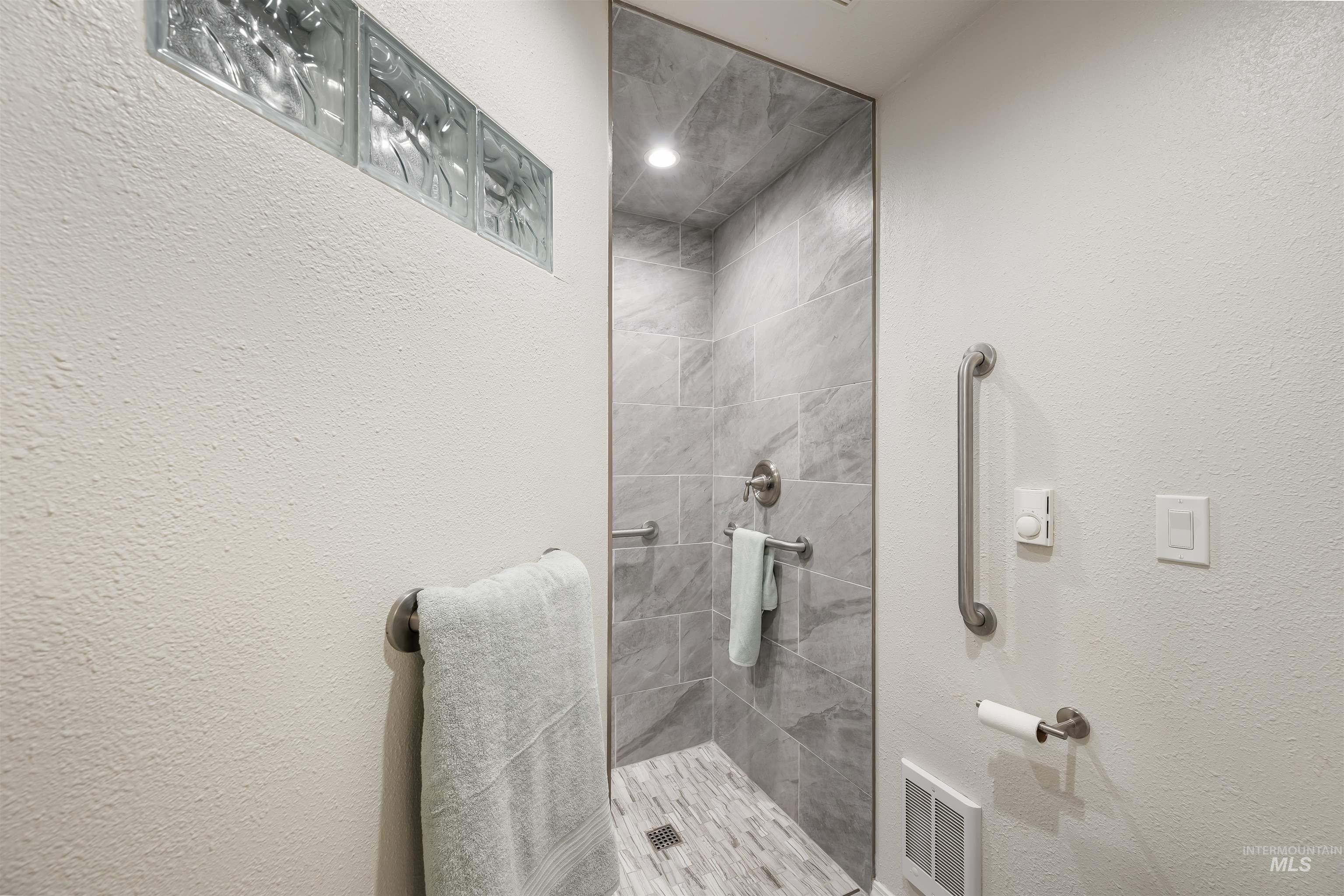 1177 N Lopez Ave Property Photo 23