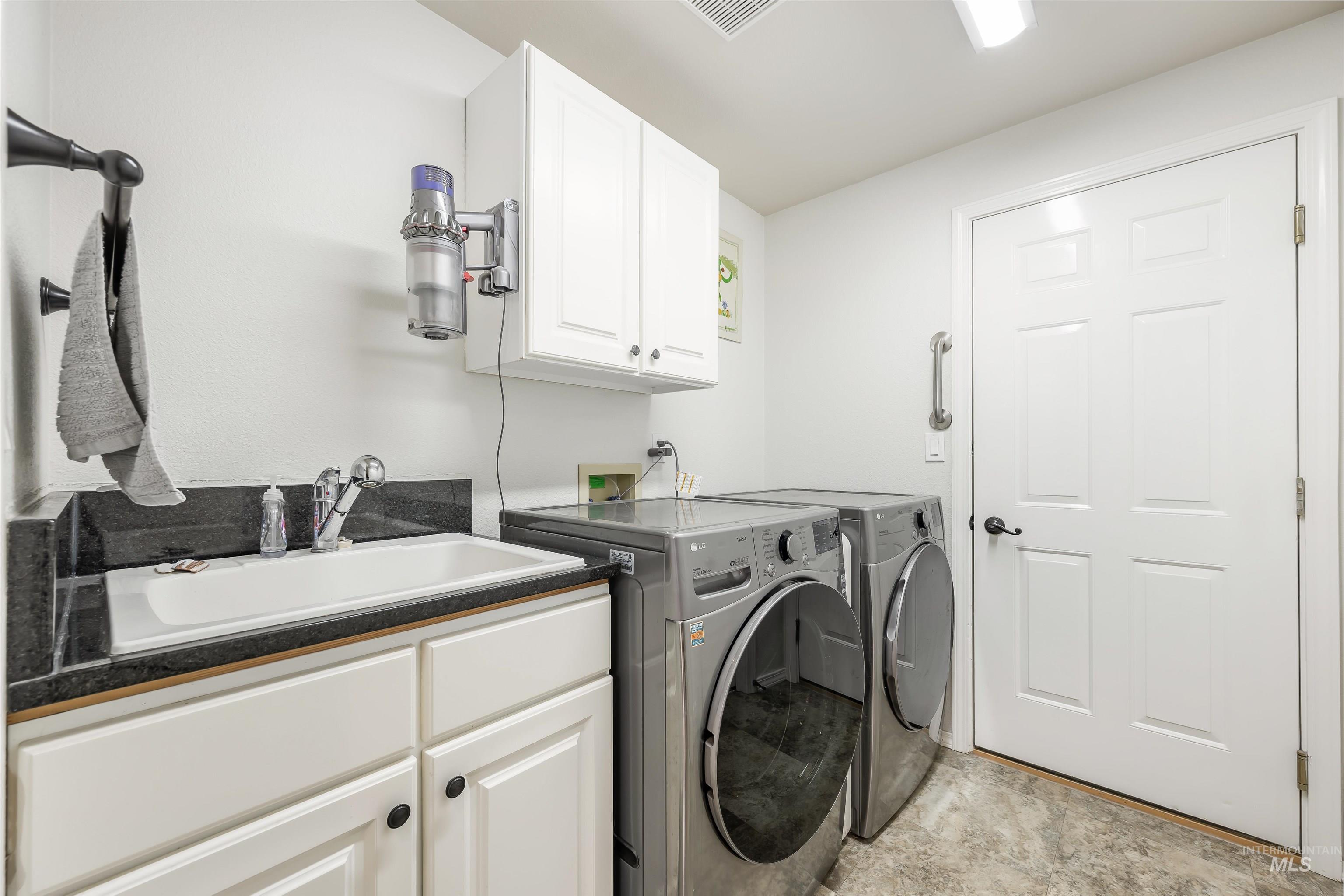 1177 N Lopez Ave Property Photo 32