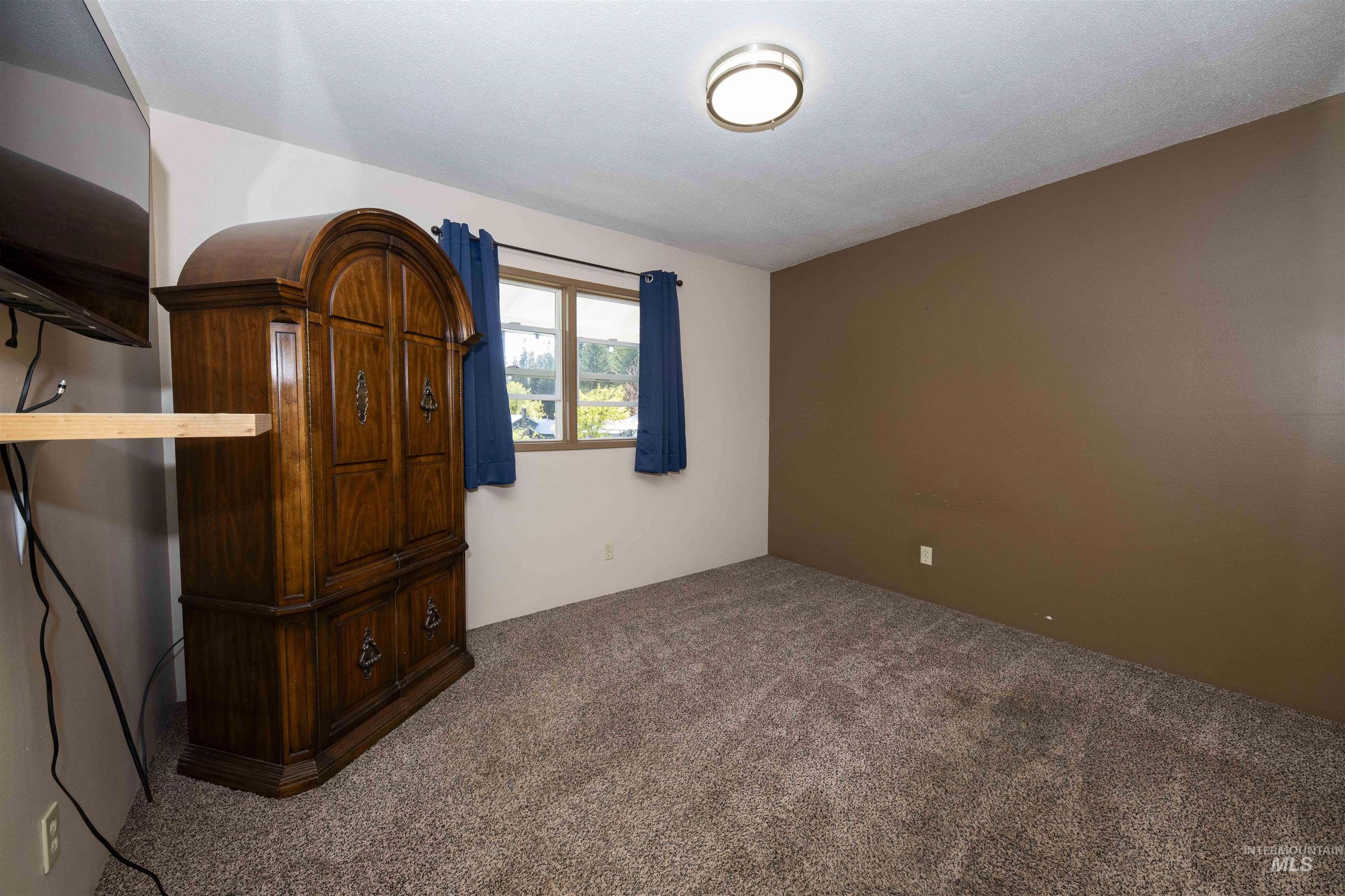 302 Ponderosa Ct Property Photo 13