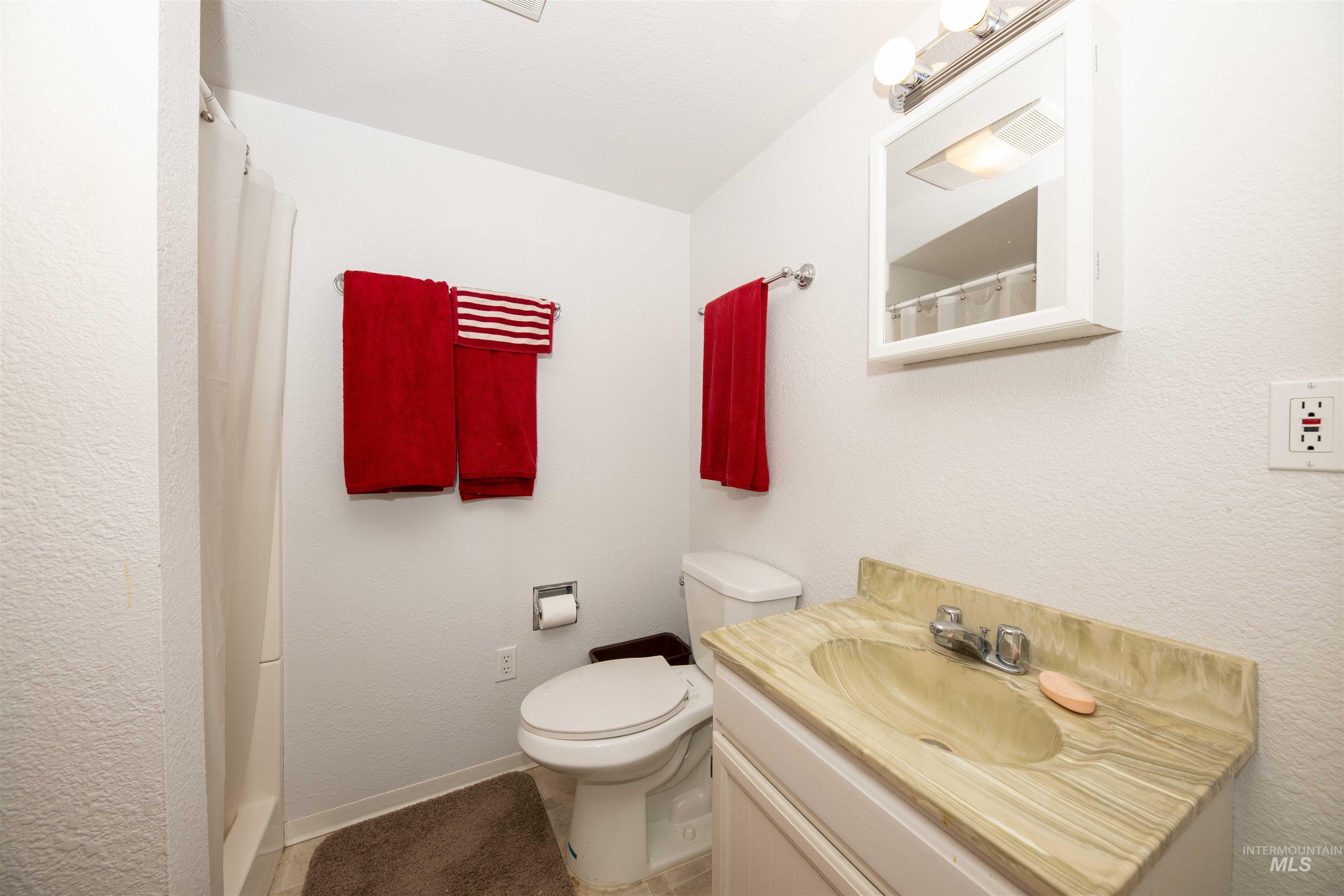 302 Ponderosa Ct Property Photo 16