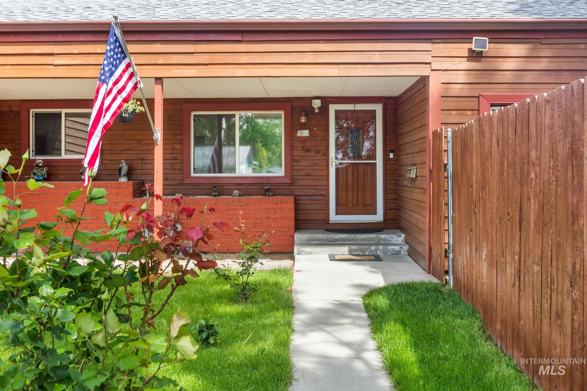 2015 Washington Ave Property Photo 2