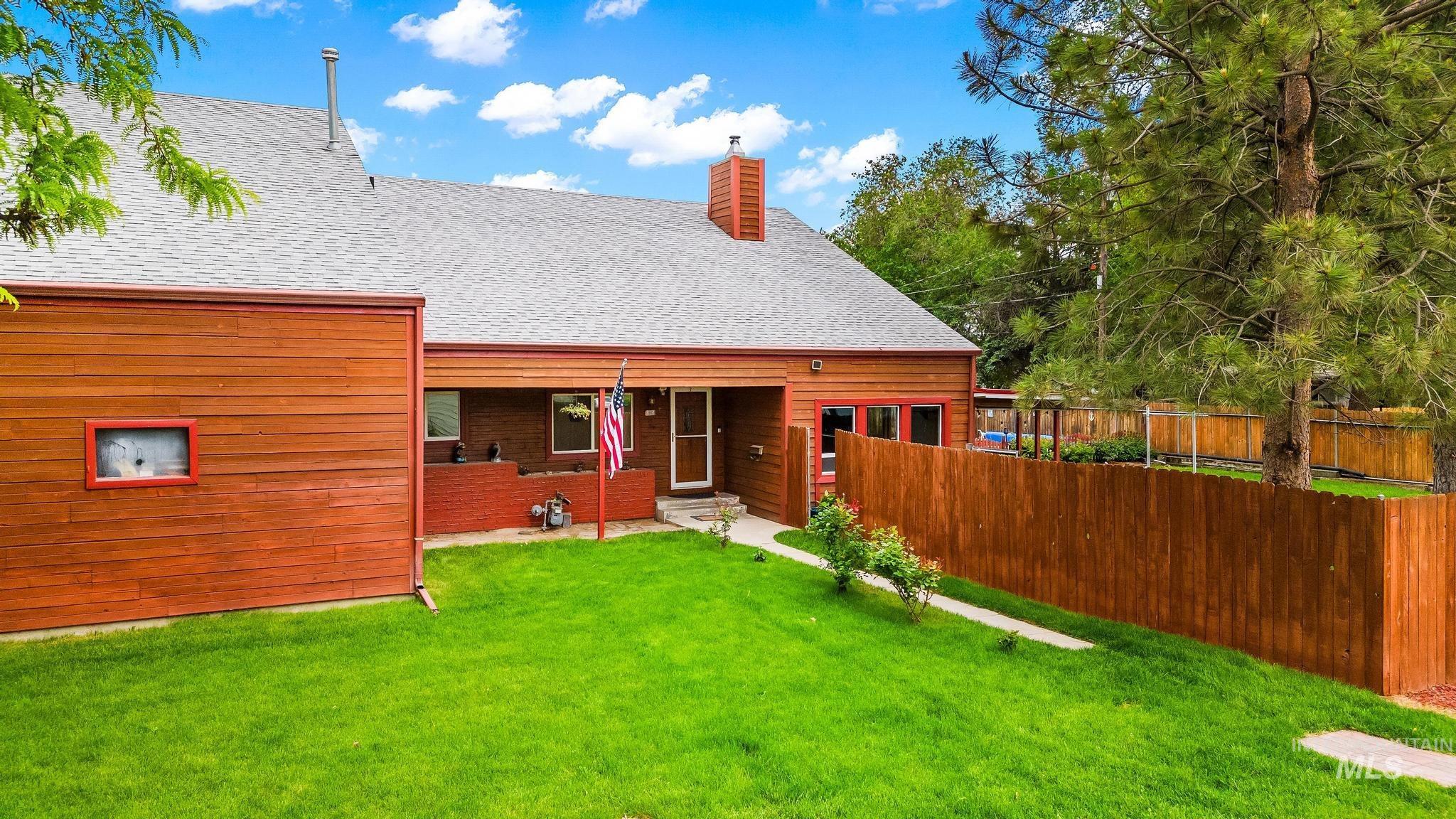 2015 Washington Ave Property Photo 3