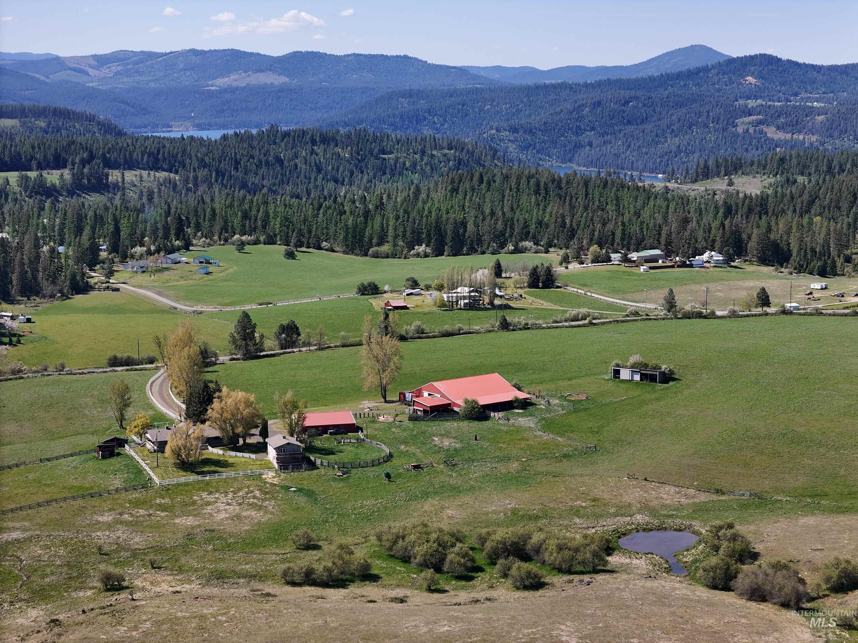 56922 S Hwy 97 Property Photo 2