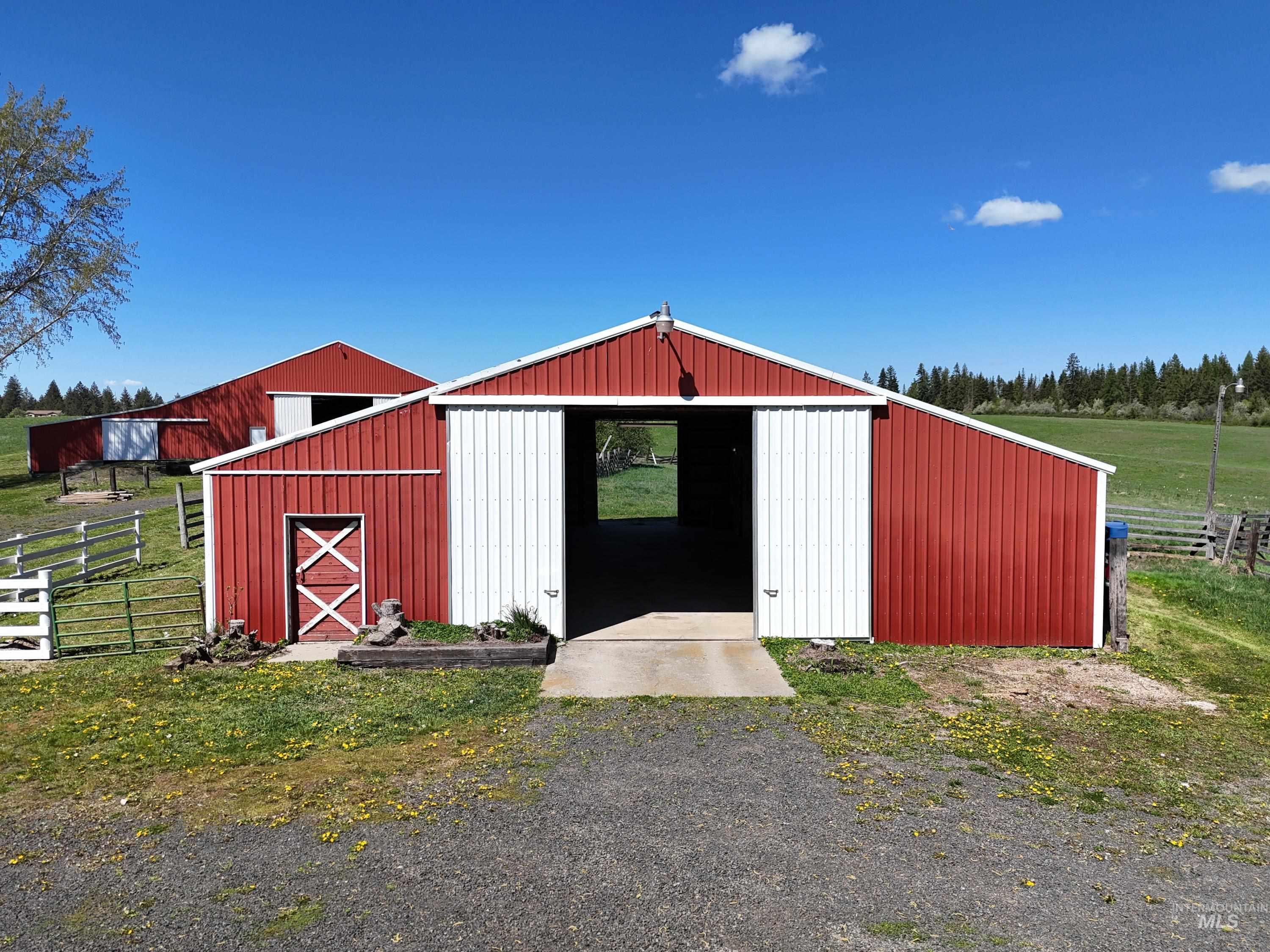 56922 S Hwy 97 Property Photo 6