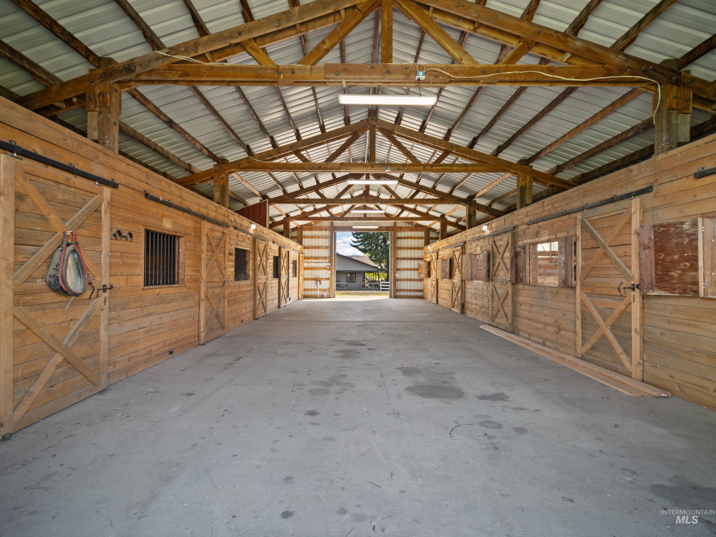 56922 S Hwy 97 Property Photo 7