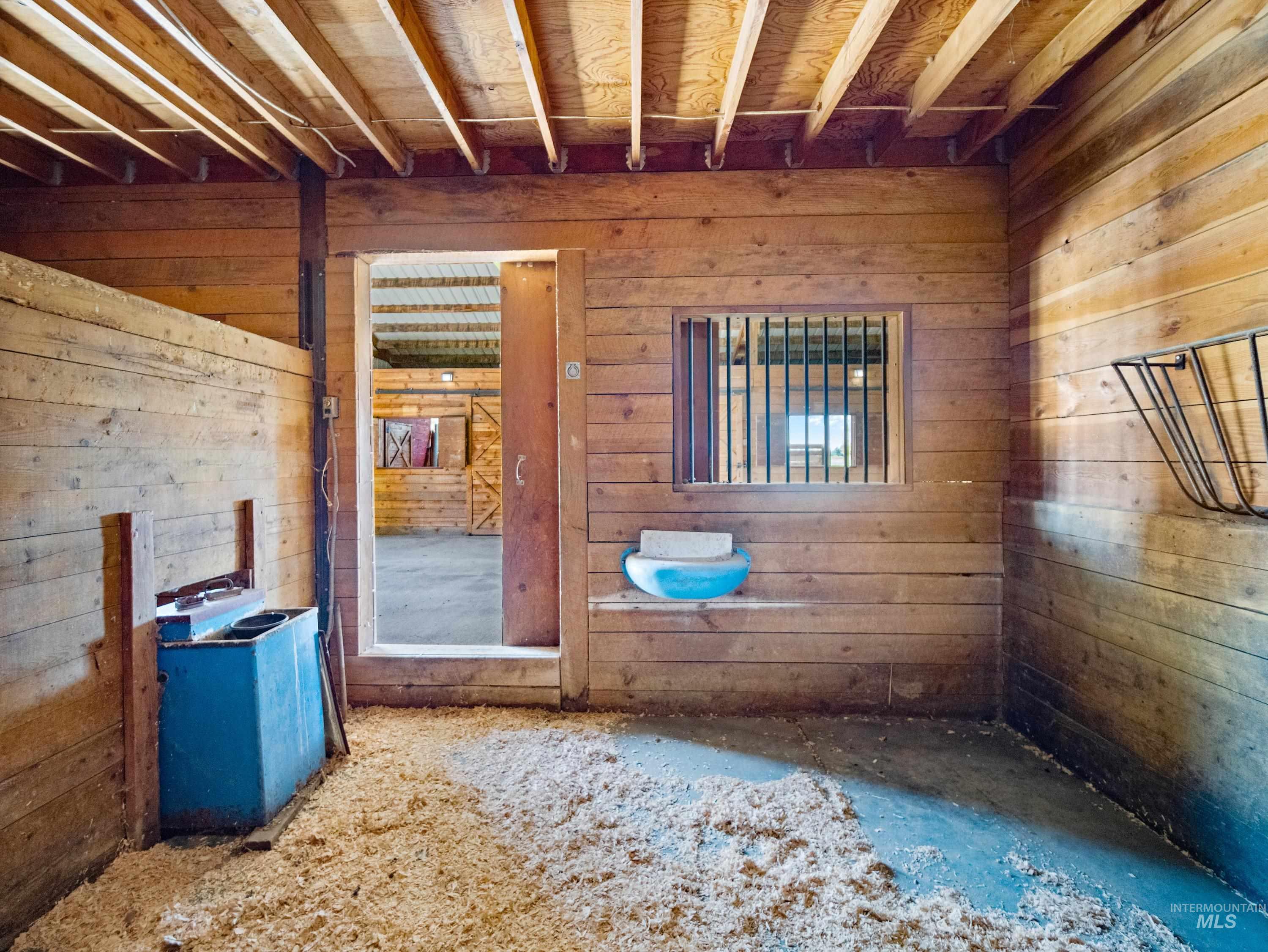 56922 S Hwy 97 Property Photo 9