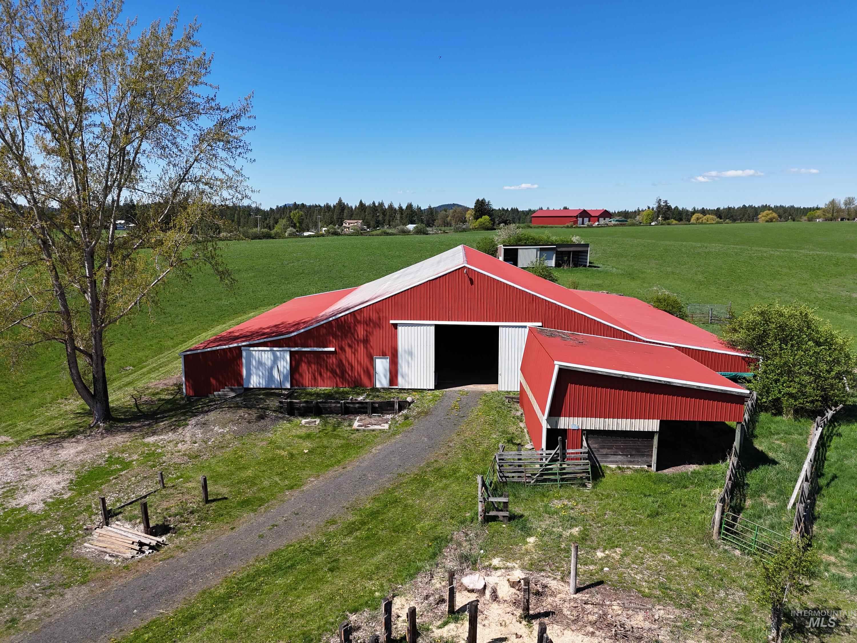 56922 S Hwy 97 Property Photo 10