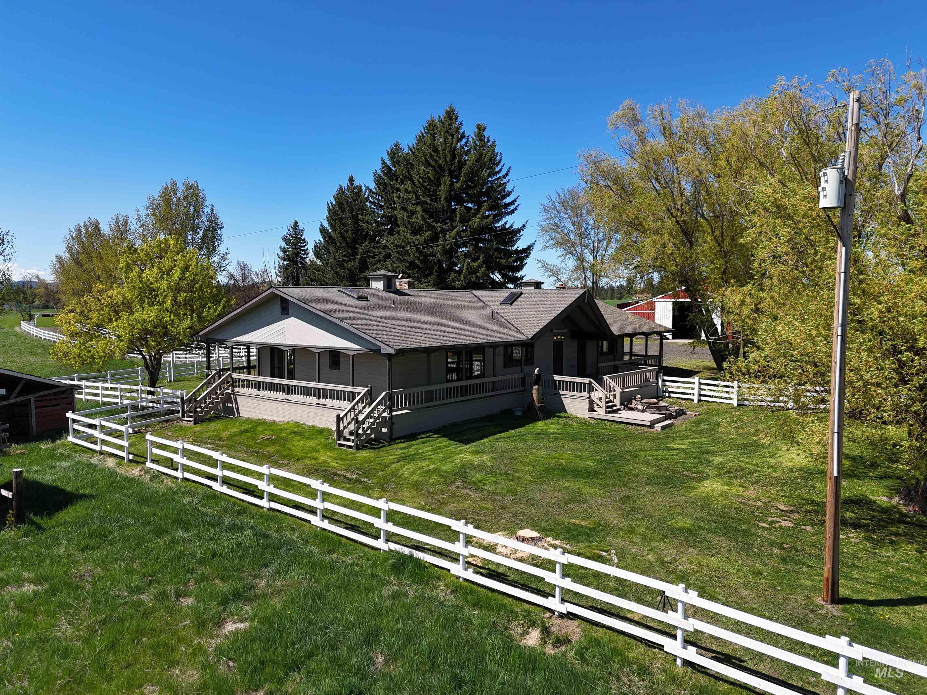 56922 S Hwy 97 Property Photo 12