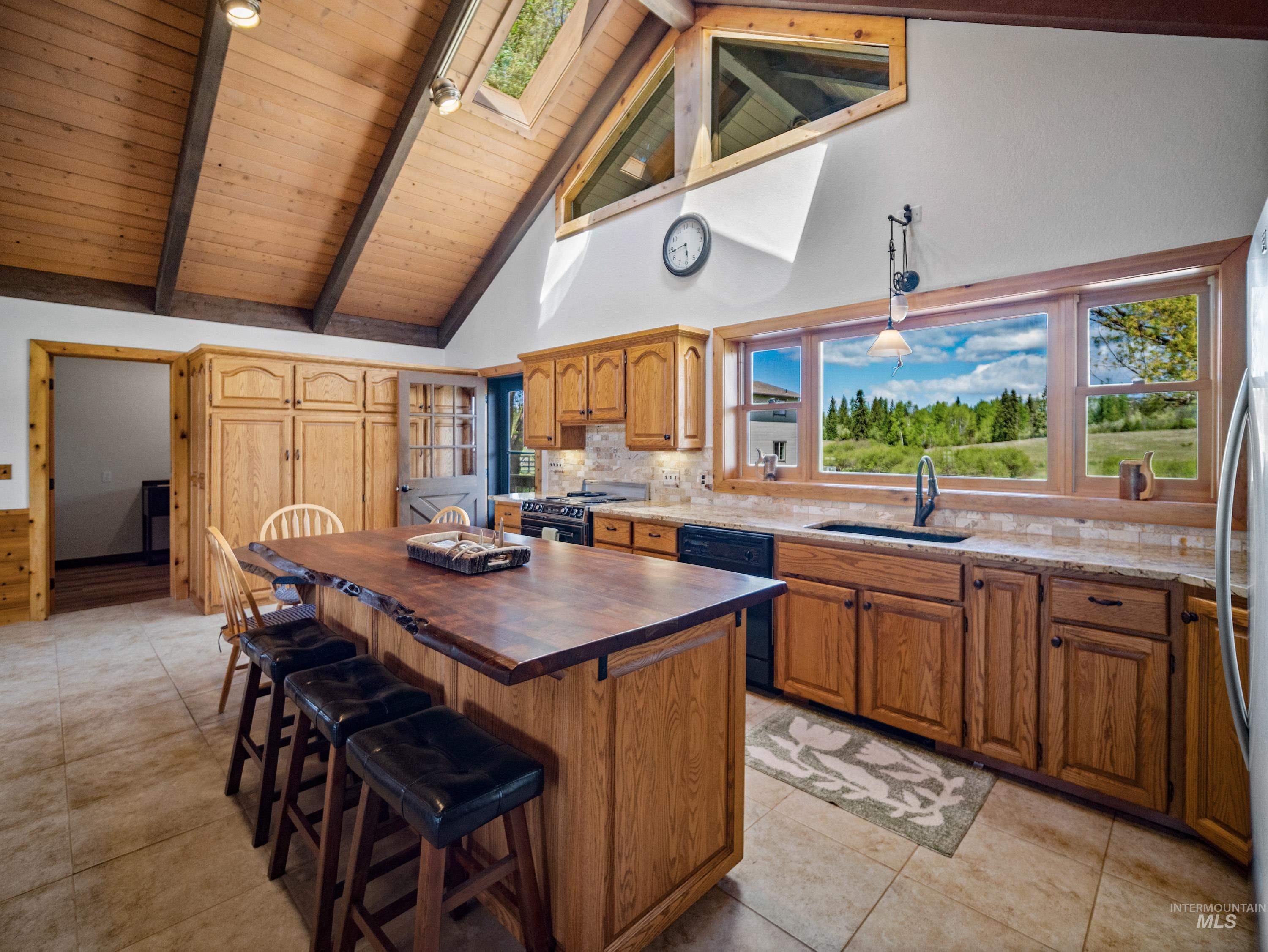 56922 S Hwy 97 Property Photo 15