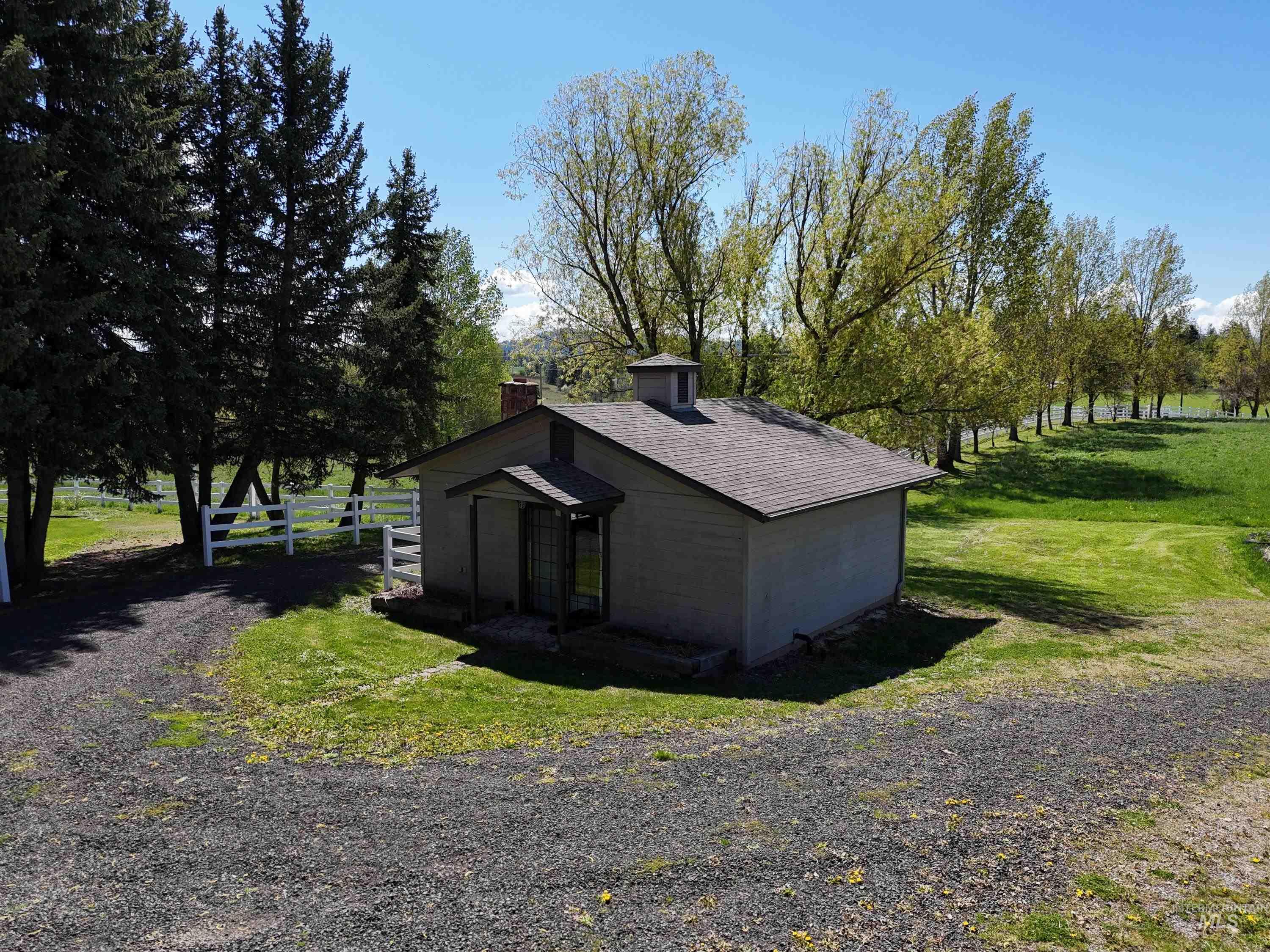 56922 S Hwy 97 Property Photo 22