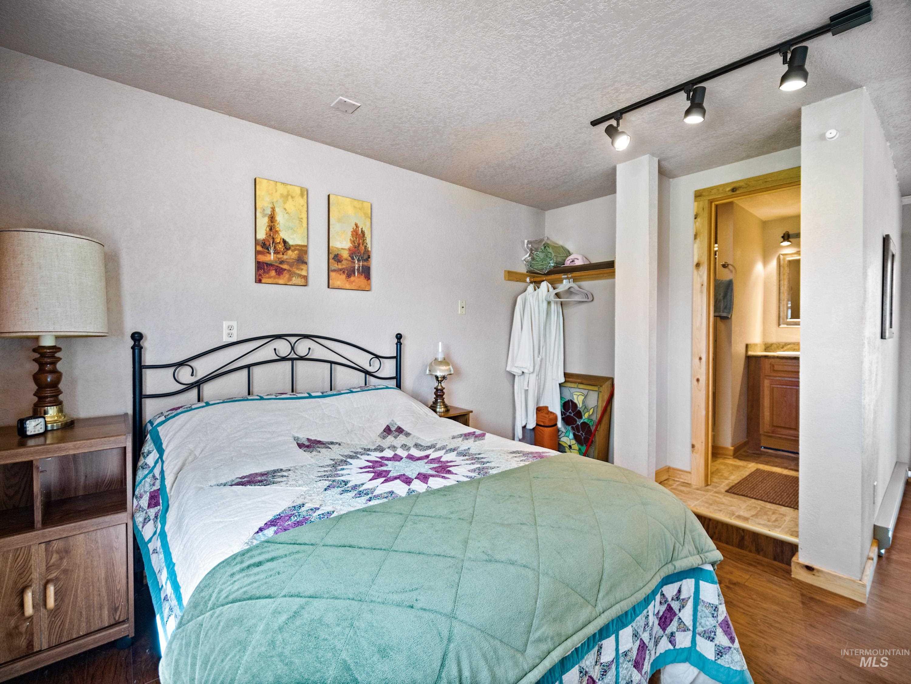 56922 S Hwy 97 Property Photo 24