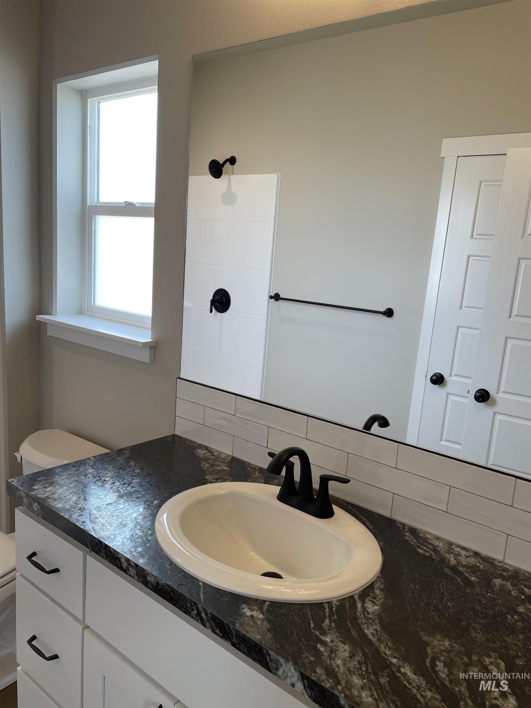 467 Hope Ave Property Photo 8