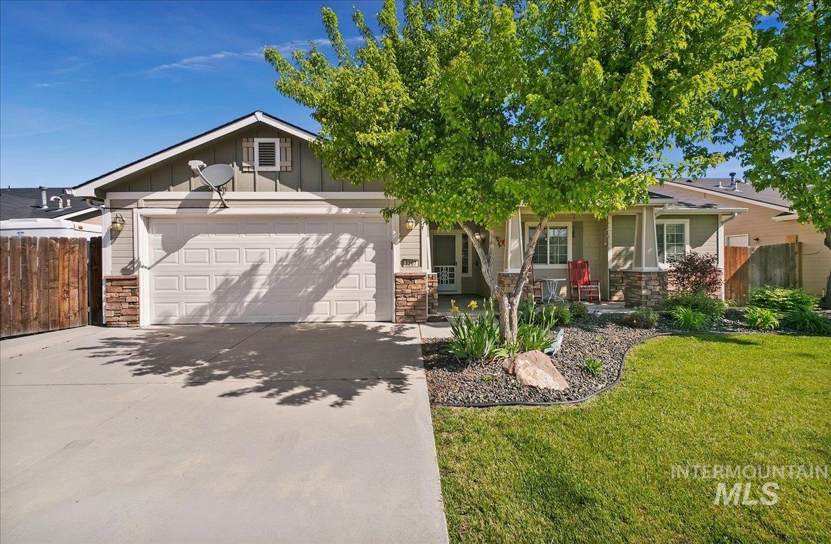 1207 Empire Court Property Photo 2
