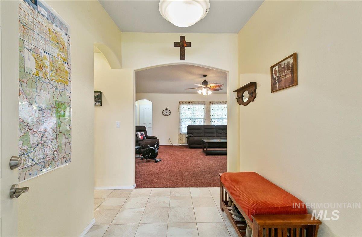 1207 Empire Court Property Photo 5