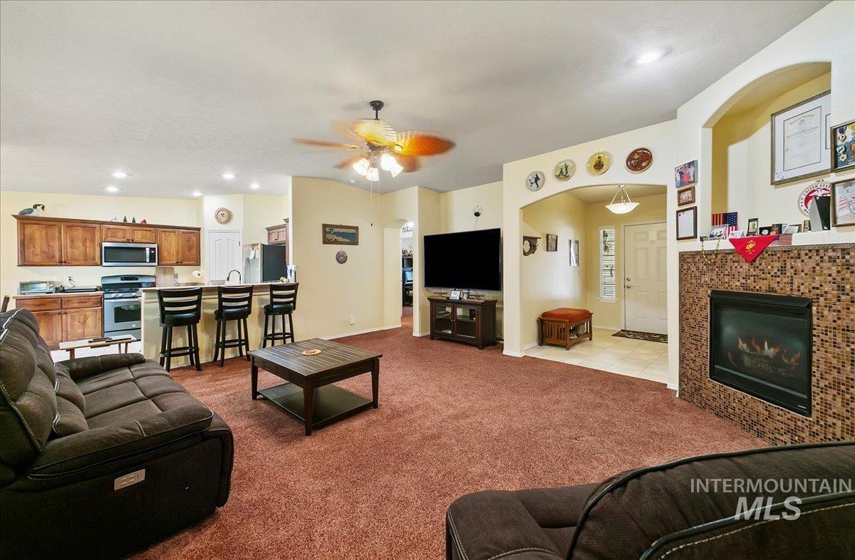 1207 Empire Court Property Photo 6