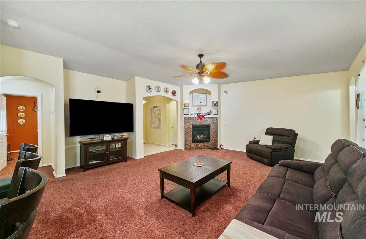 1207 Empire Court Property Photo 7