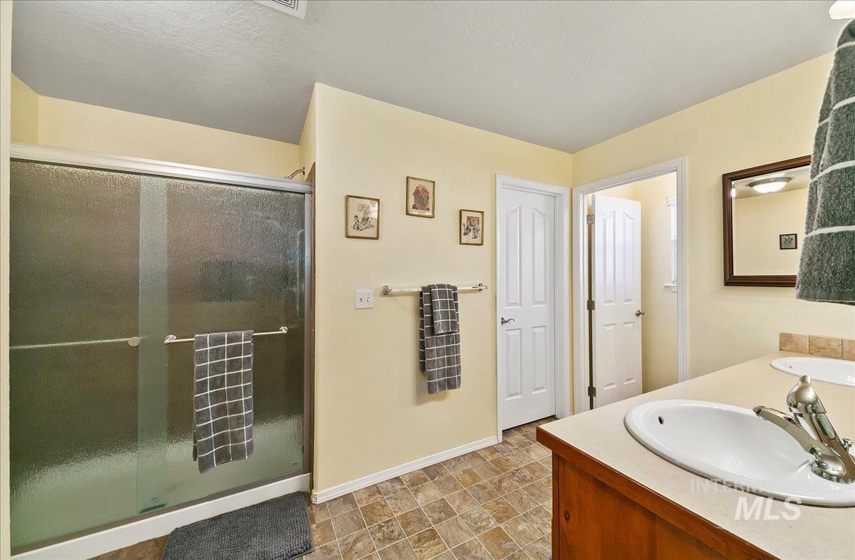 1207 Empire Court Property Photo 24
