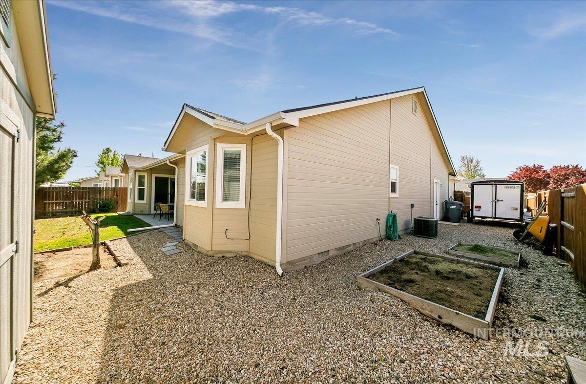 1207 Empire Court Property Photo 32
