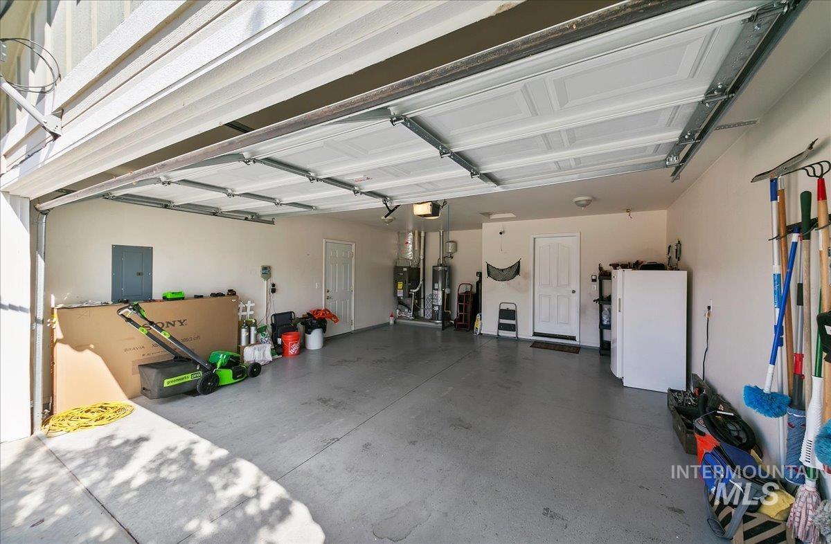 1207 Empire Court Property Photo 33