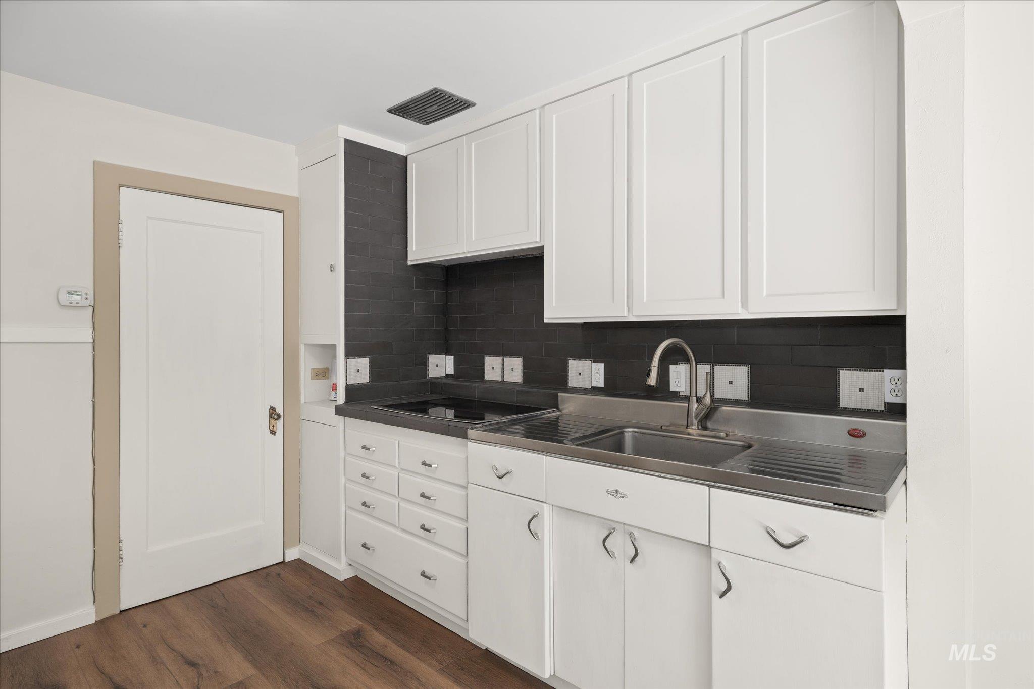 1806 N 28th Street Property Photo 10