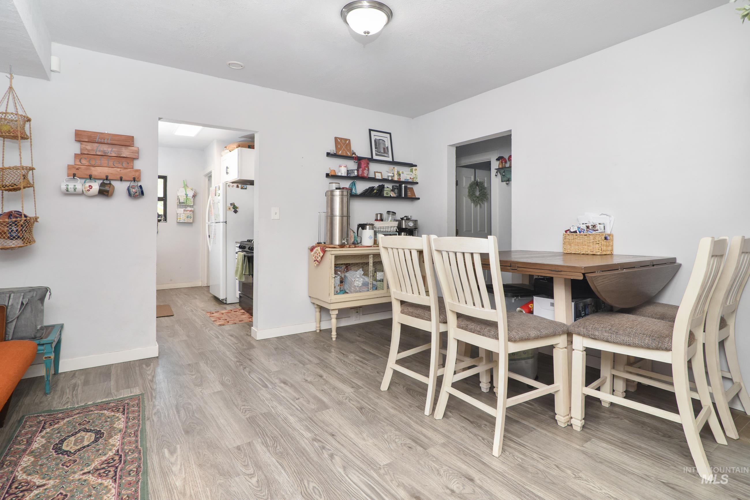 1713 Blaine St Property Photo 4