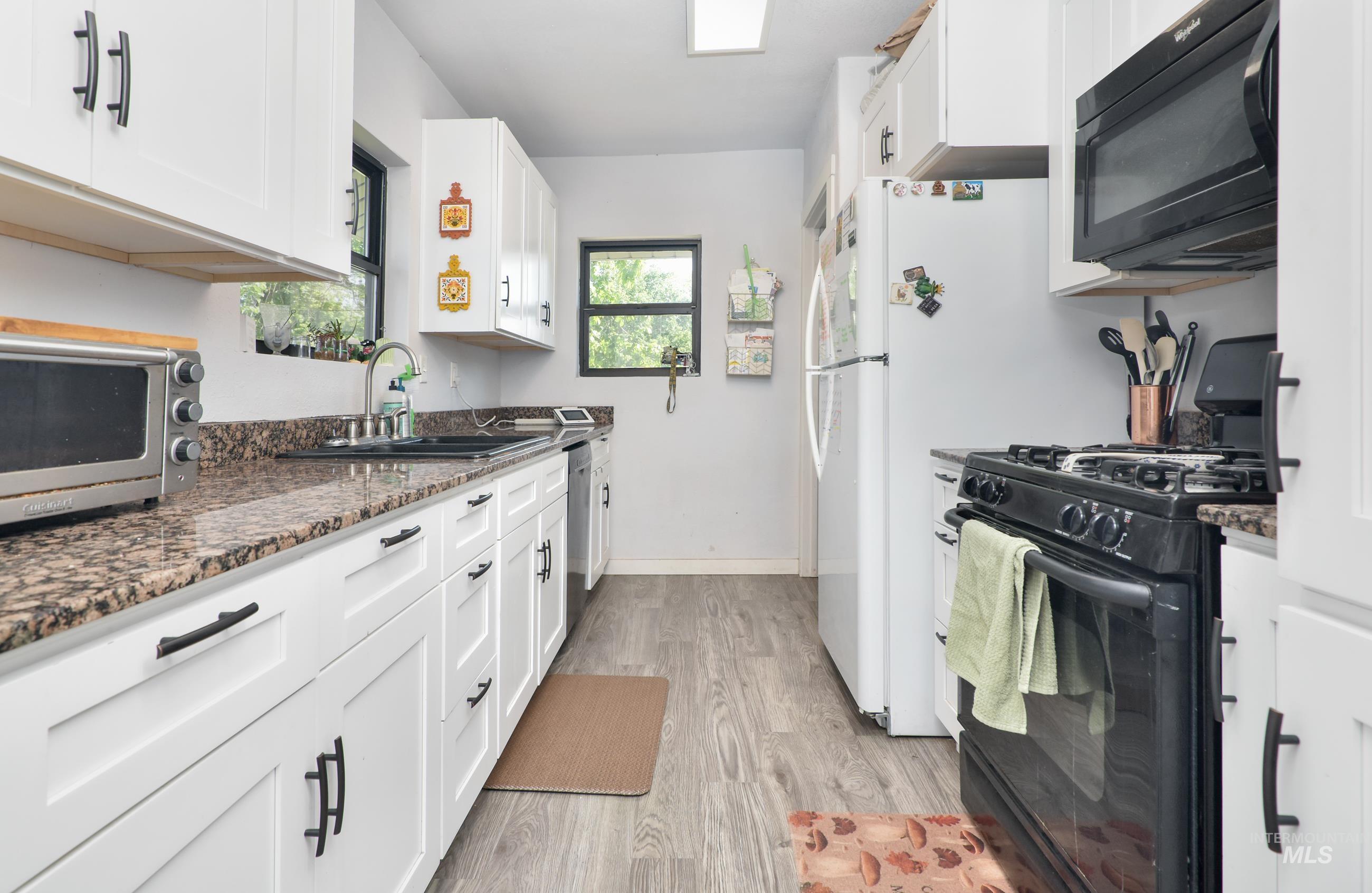 1713 Blaine St Property Photo 7