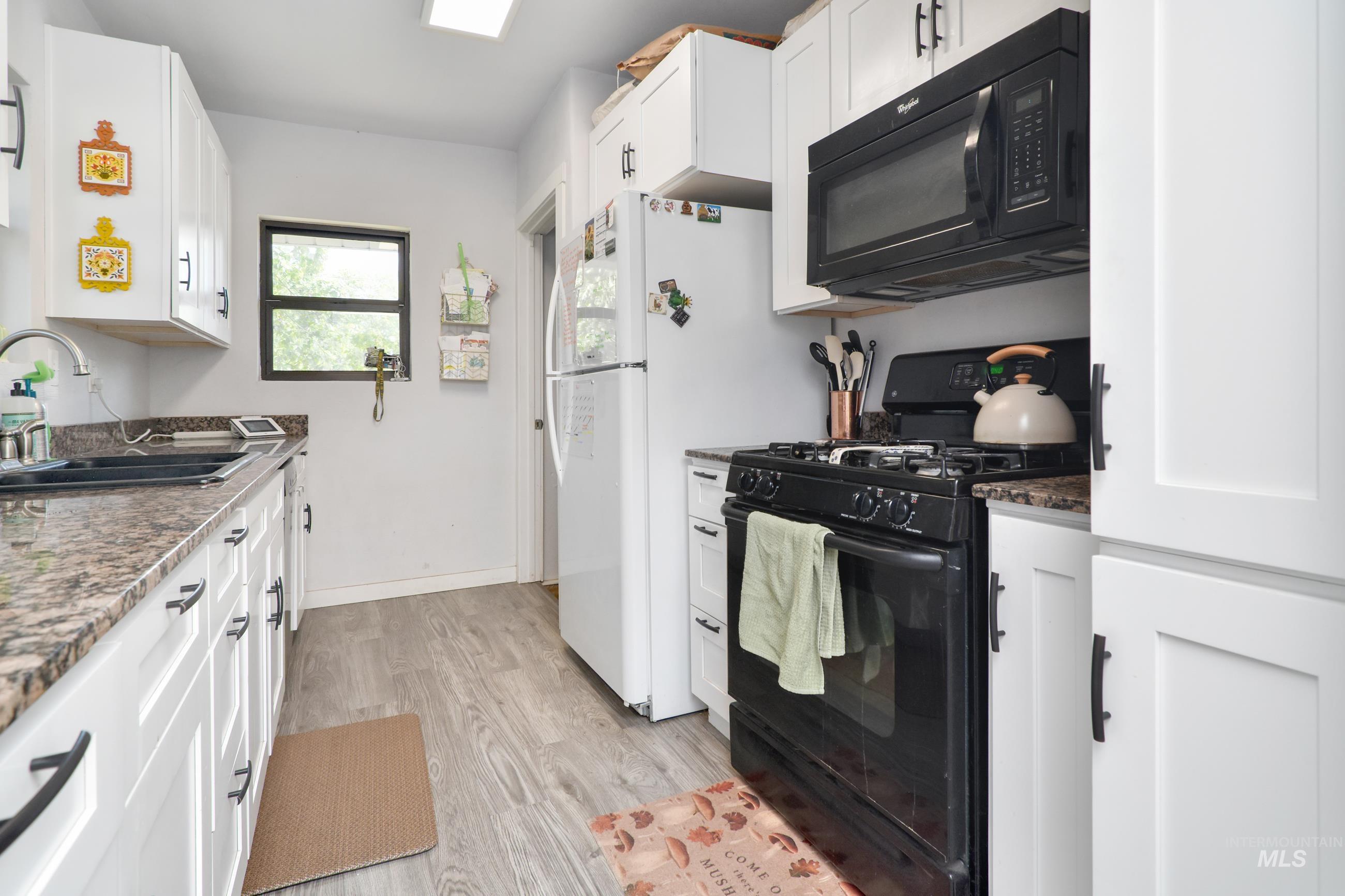 1713 Blaine St Property Photo 8