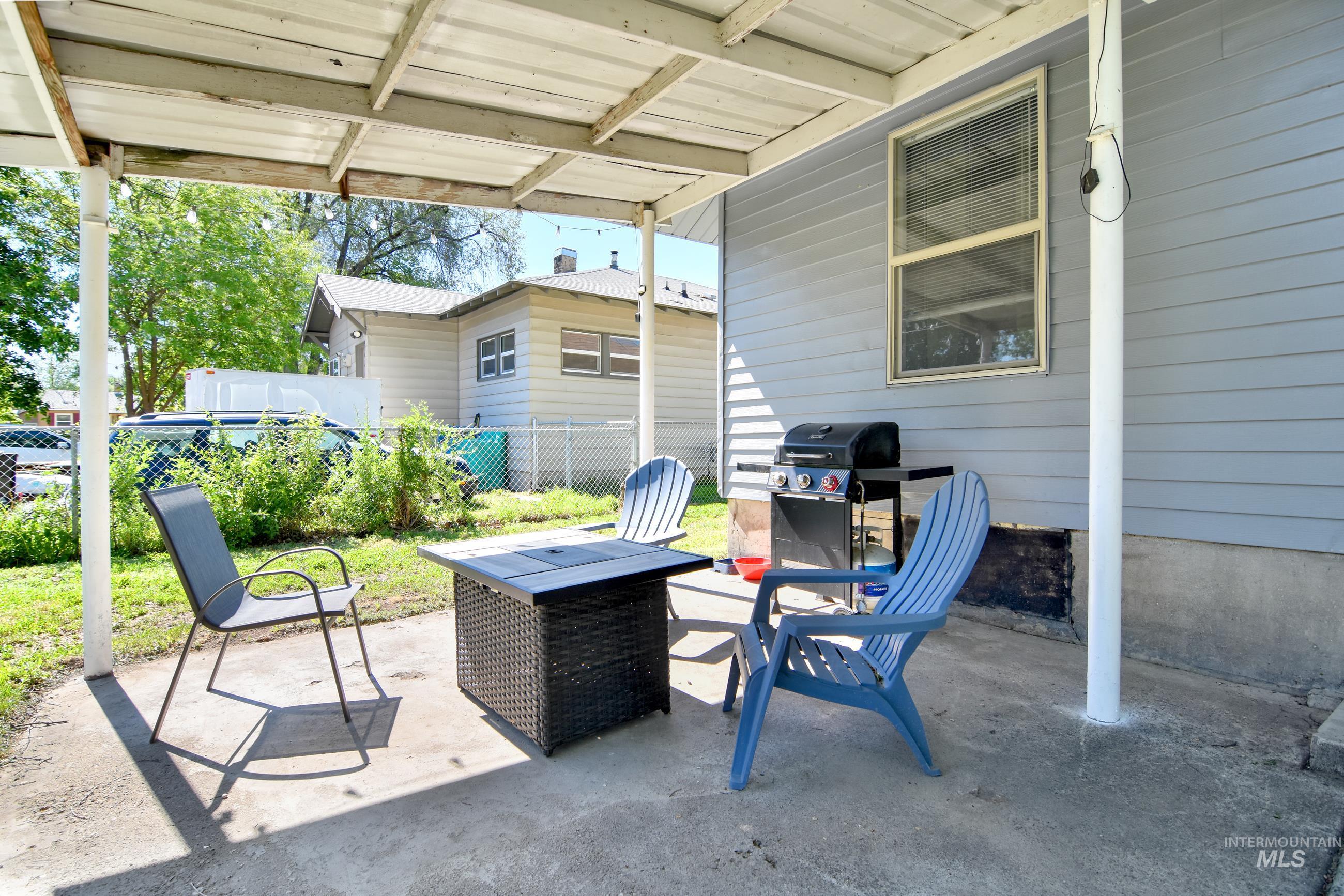 1713 Blaine St Property Photo 25