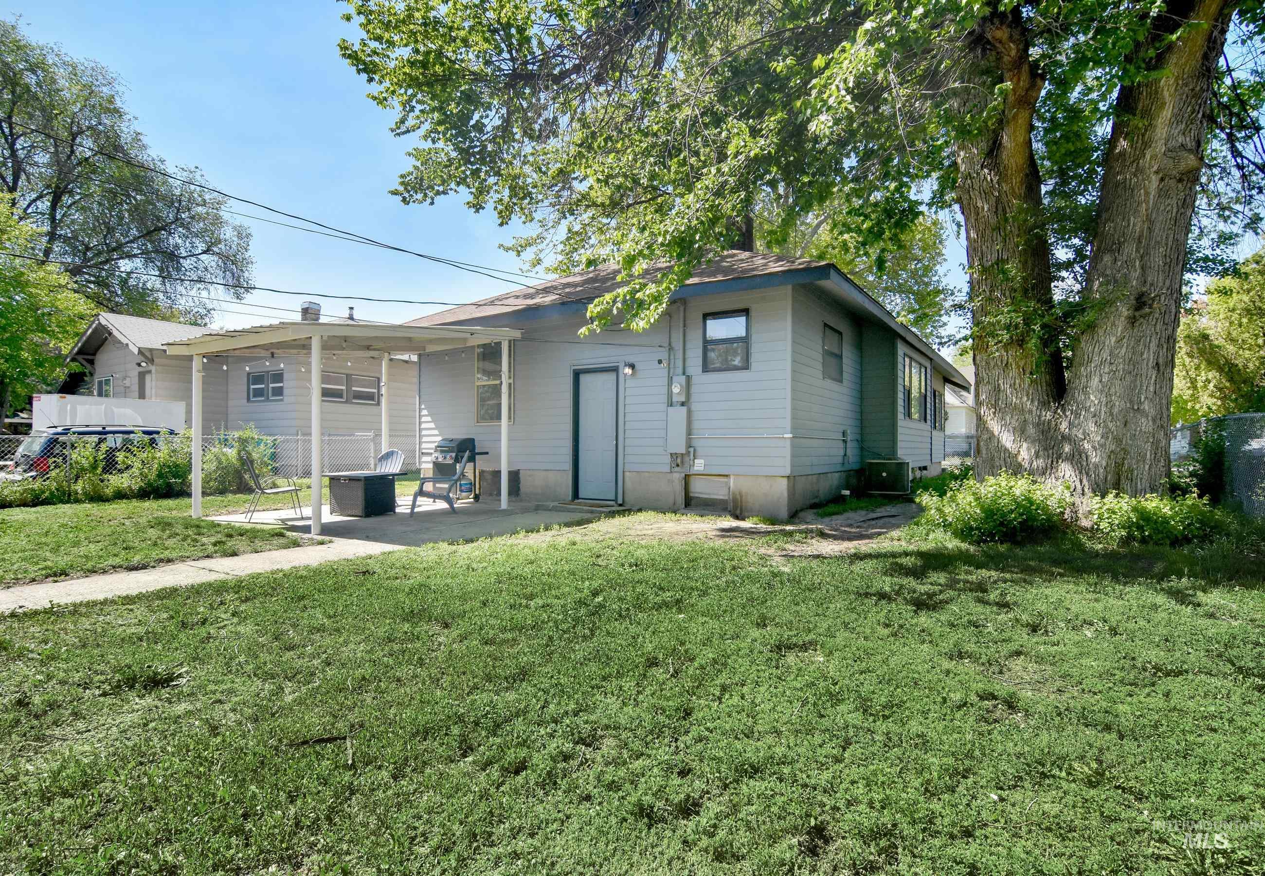 1713 Blaine St Property Photo 26