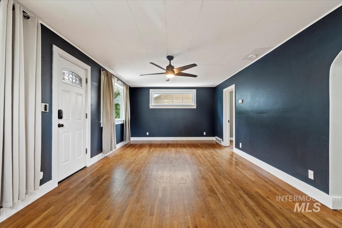 68 W Garfield Ave. Property Photo 6