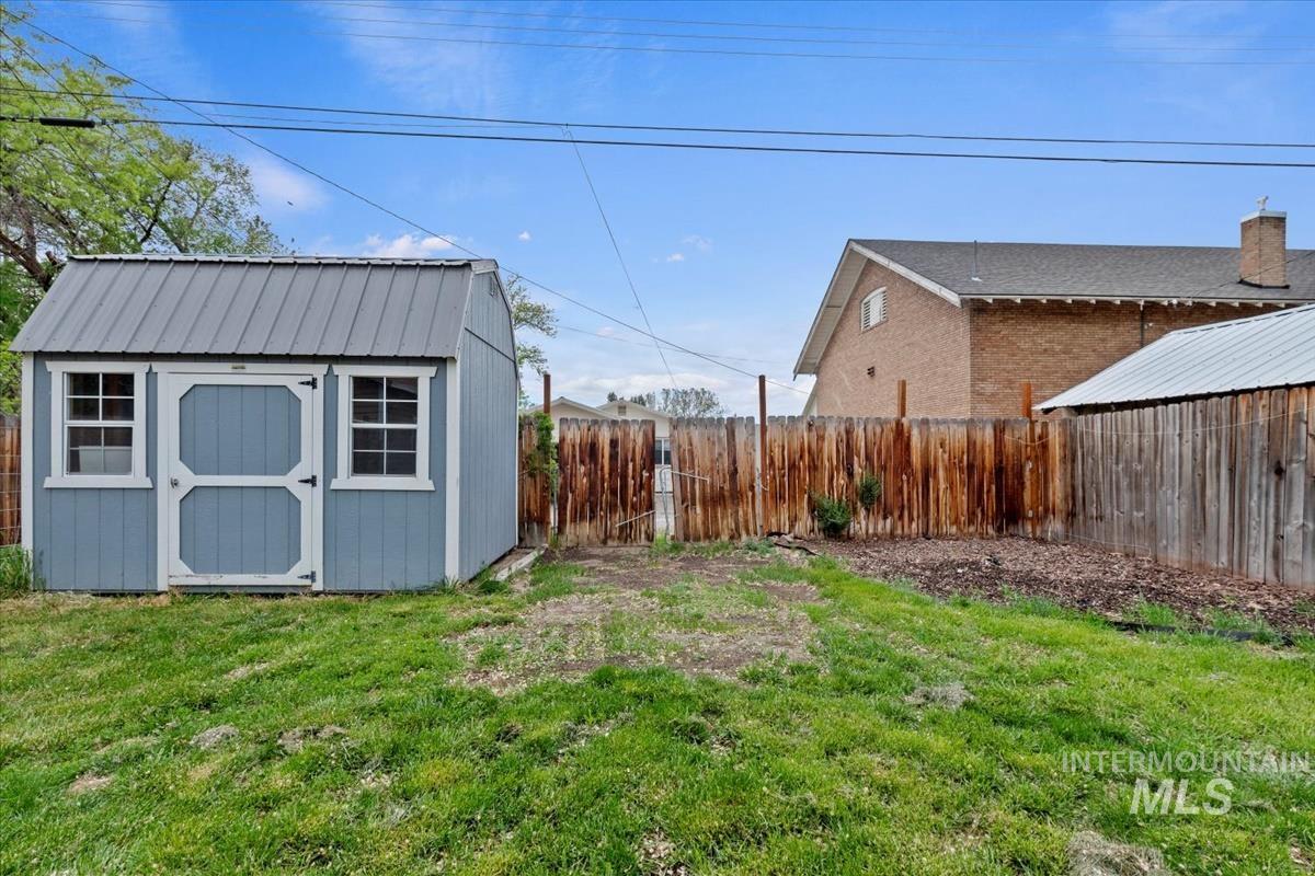 68 W Garfield Ave. Property Photo 31