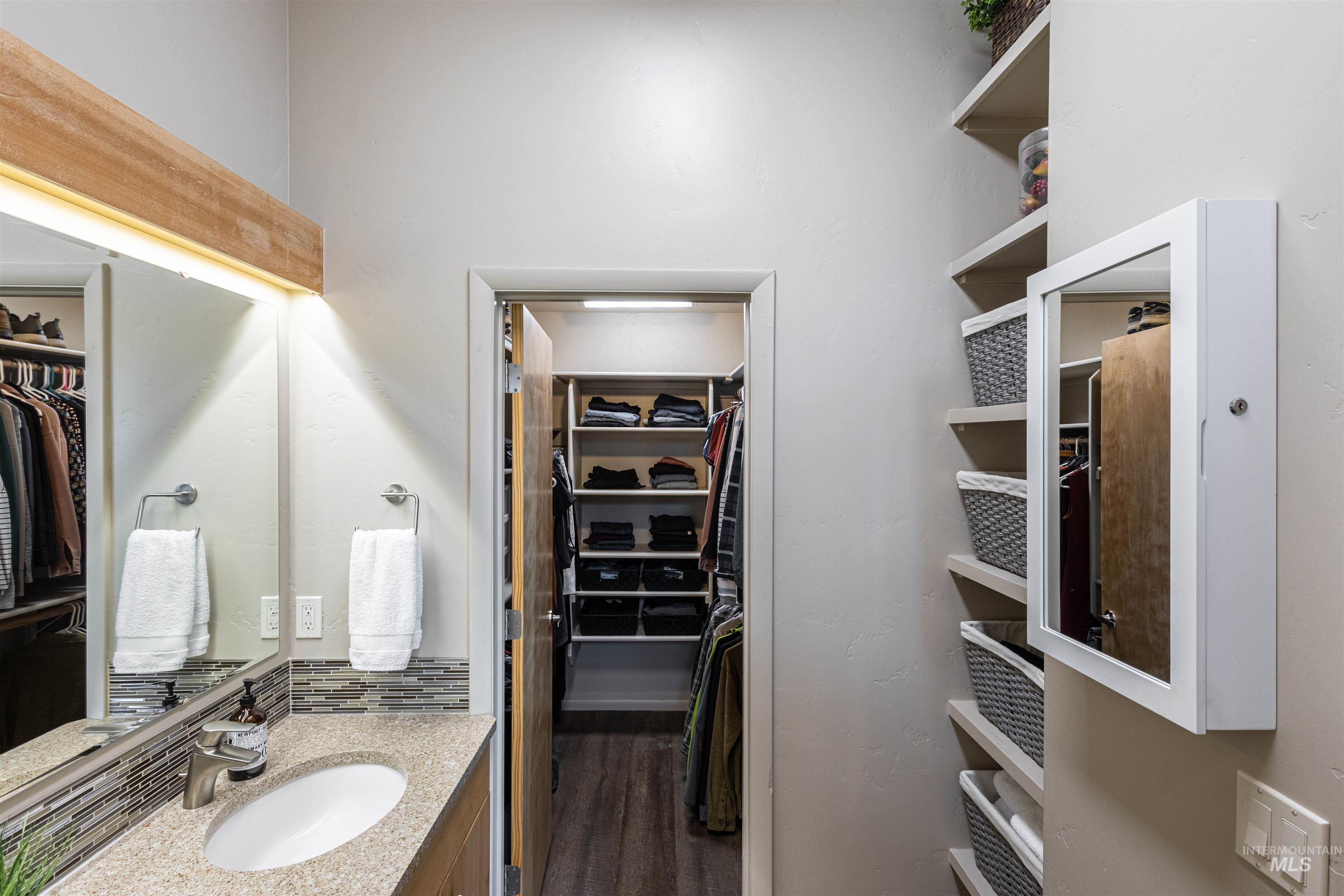 10267 W Carlton Bay Drive Property Photo 20