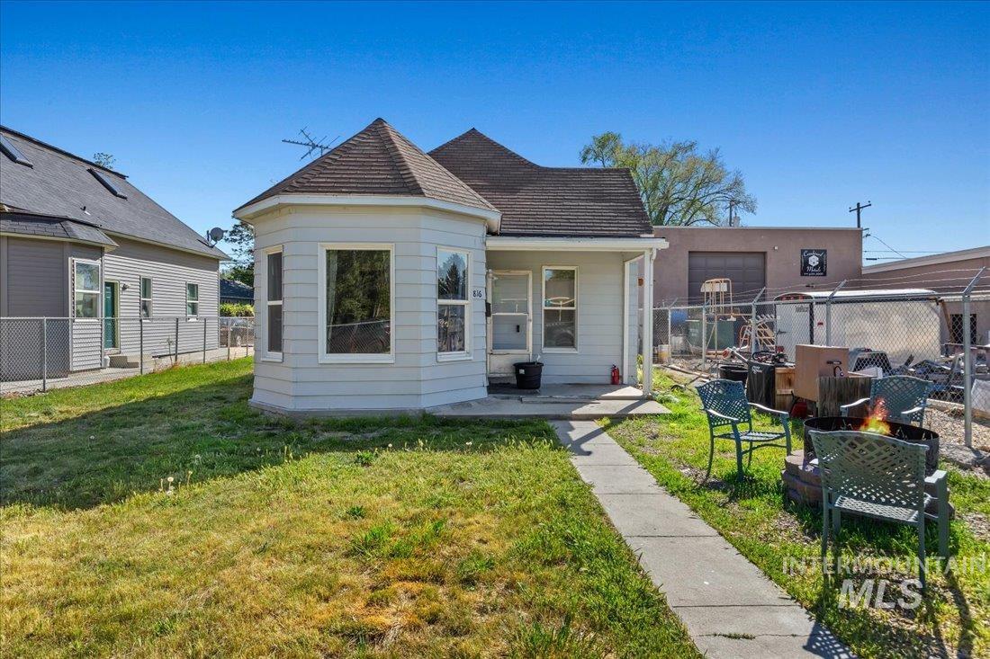 816 Denver St Property Photo 1