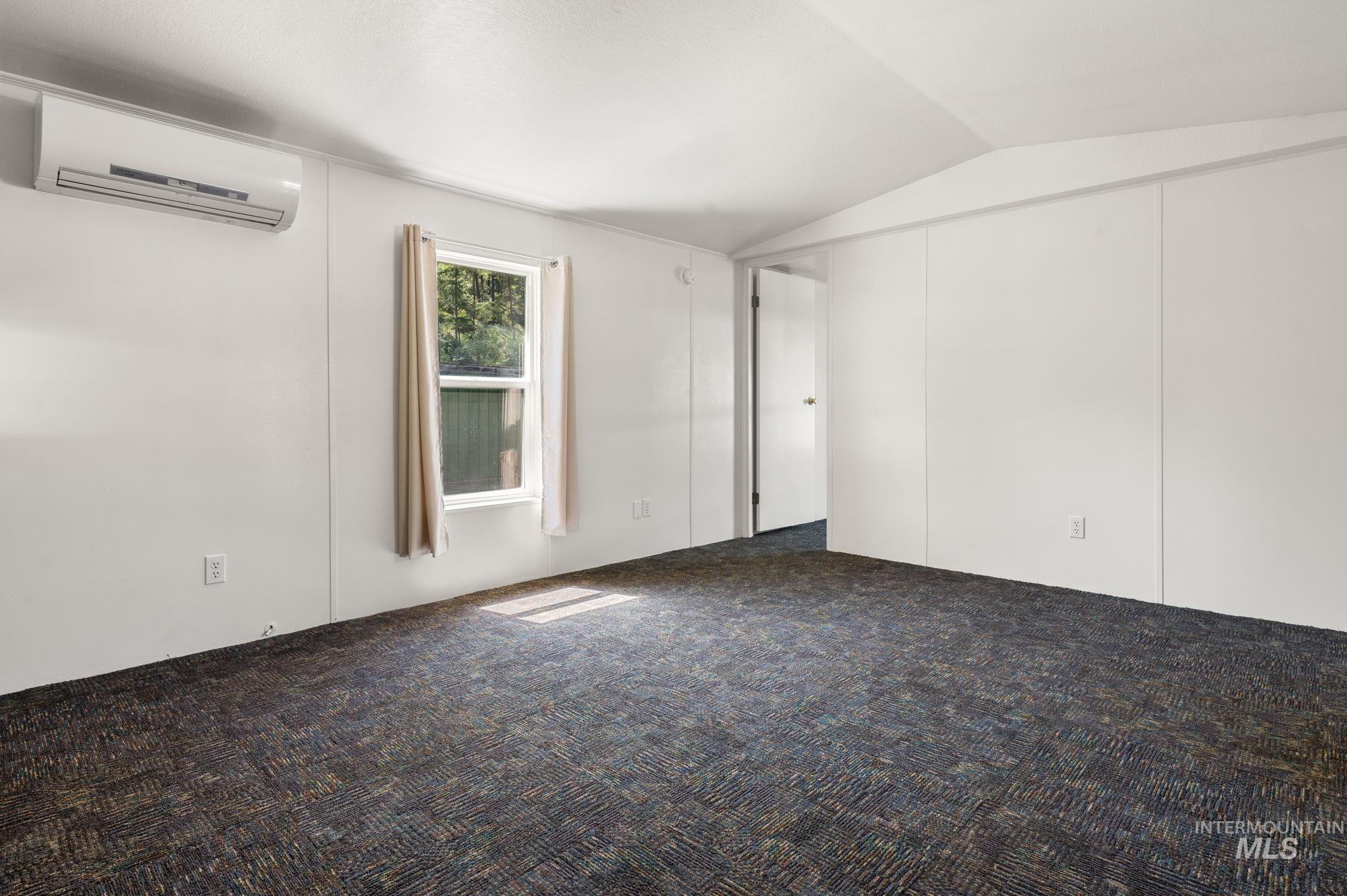 1 Creekside Drive Property Photo 12