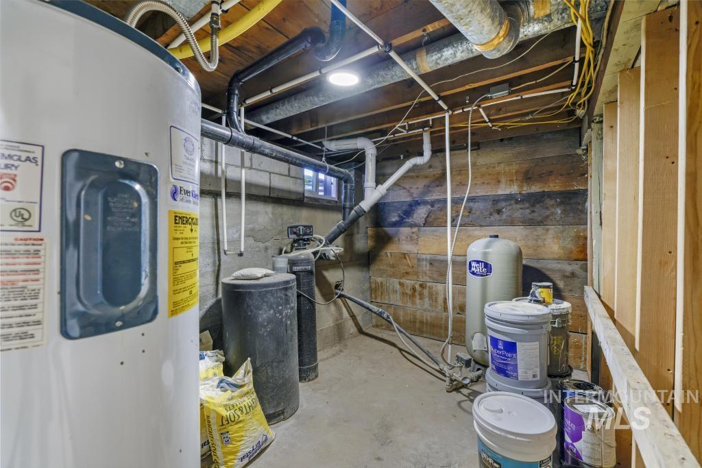 655 Quincy St Property Photo 32