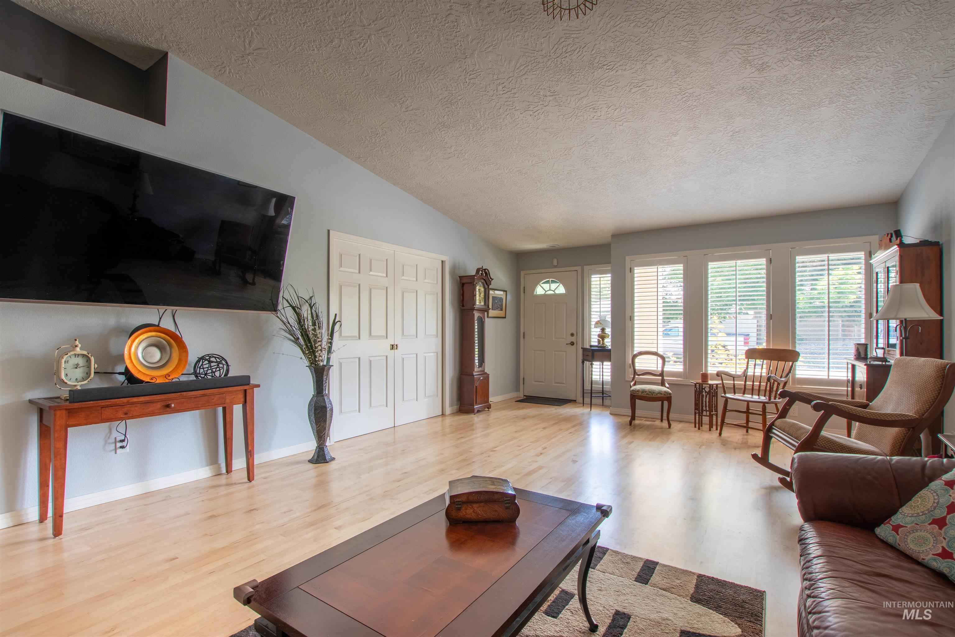 4023 N Bayou Ln Property Photo 6