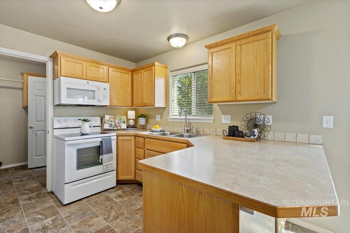 578 Detters Rd Property Photo 9