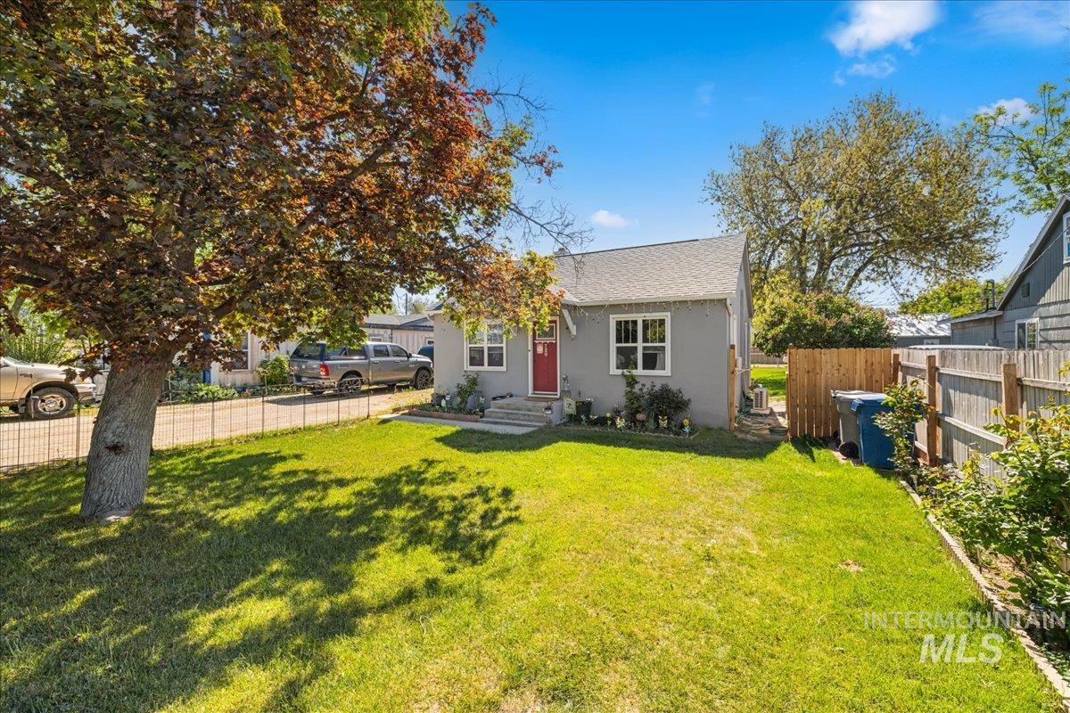 720 4th N Property Photo 1