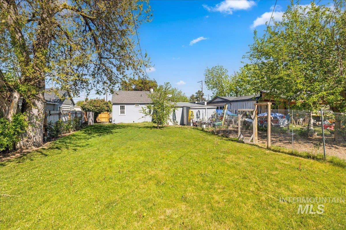 720 4th N Property Photo 17