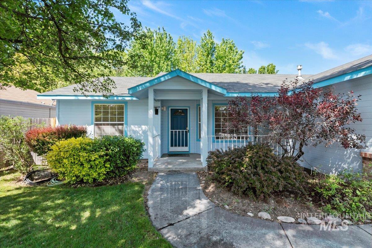 6927 N Misty Cove Ave Property Photo 3