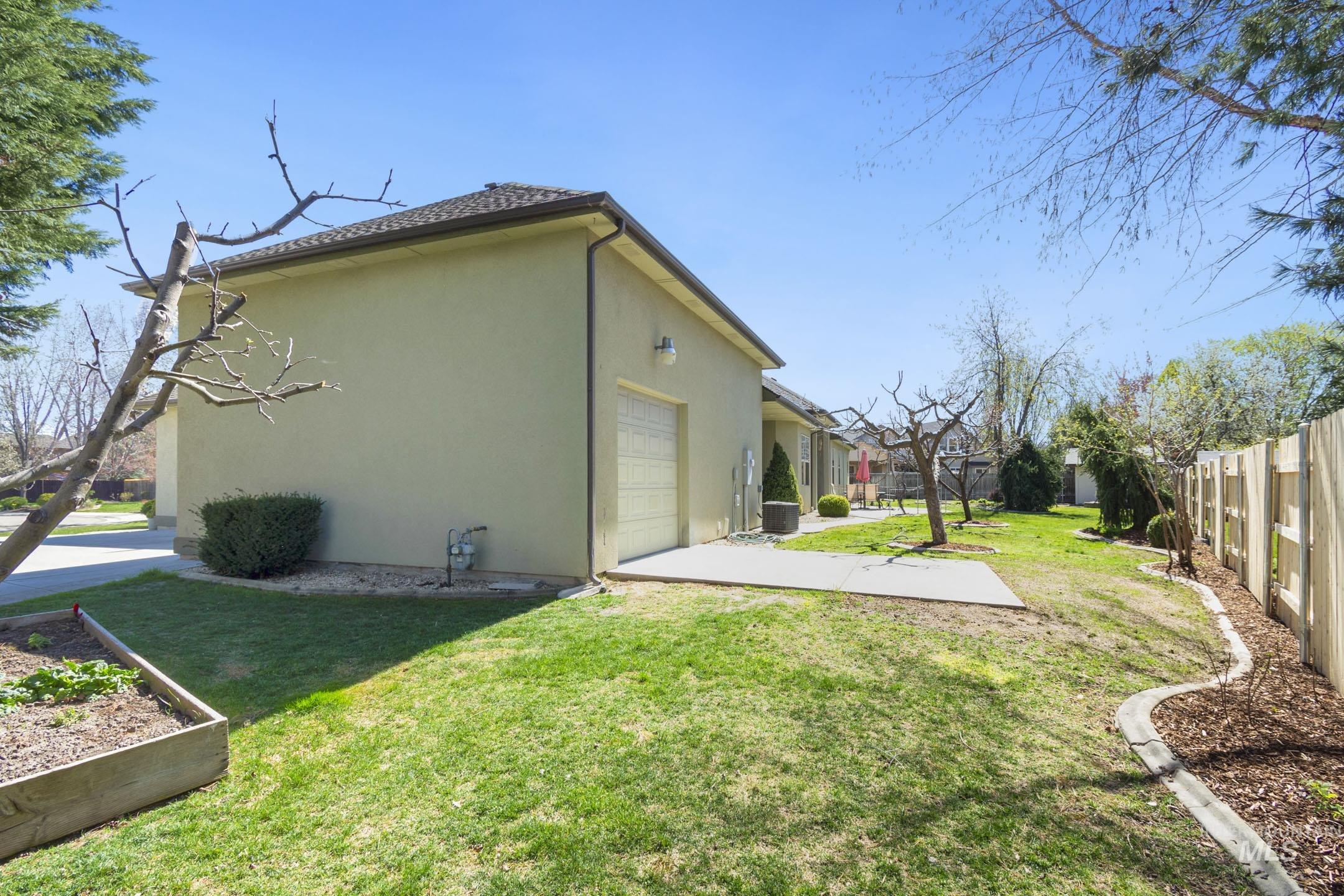 5139 N Brookfield Pl Property Photo 6
