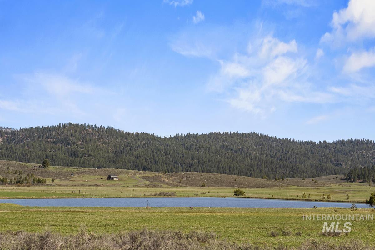 L18 B2 Wilderness Lake Road Property Photo 2