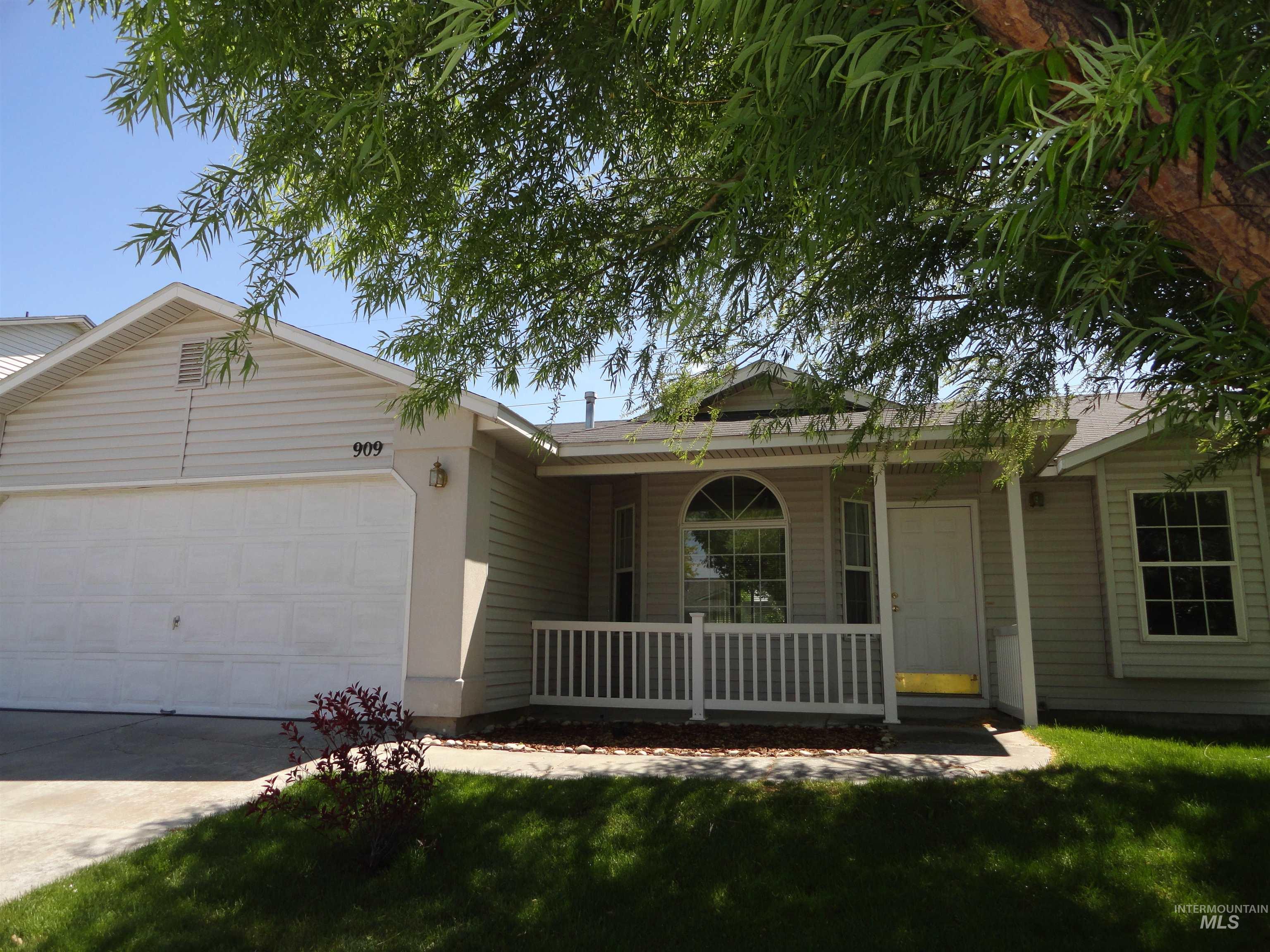909 W Oakmont Av Property Photo 1