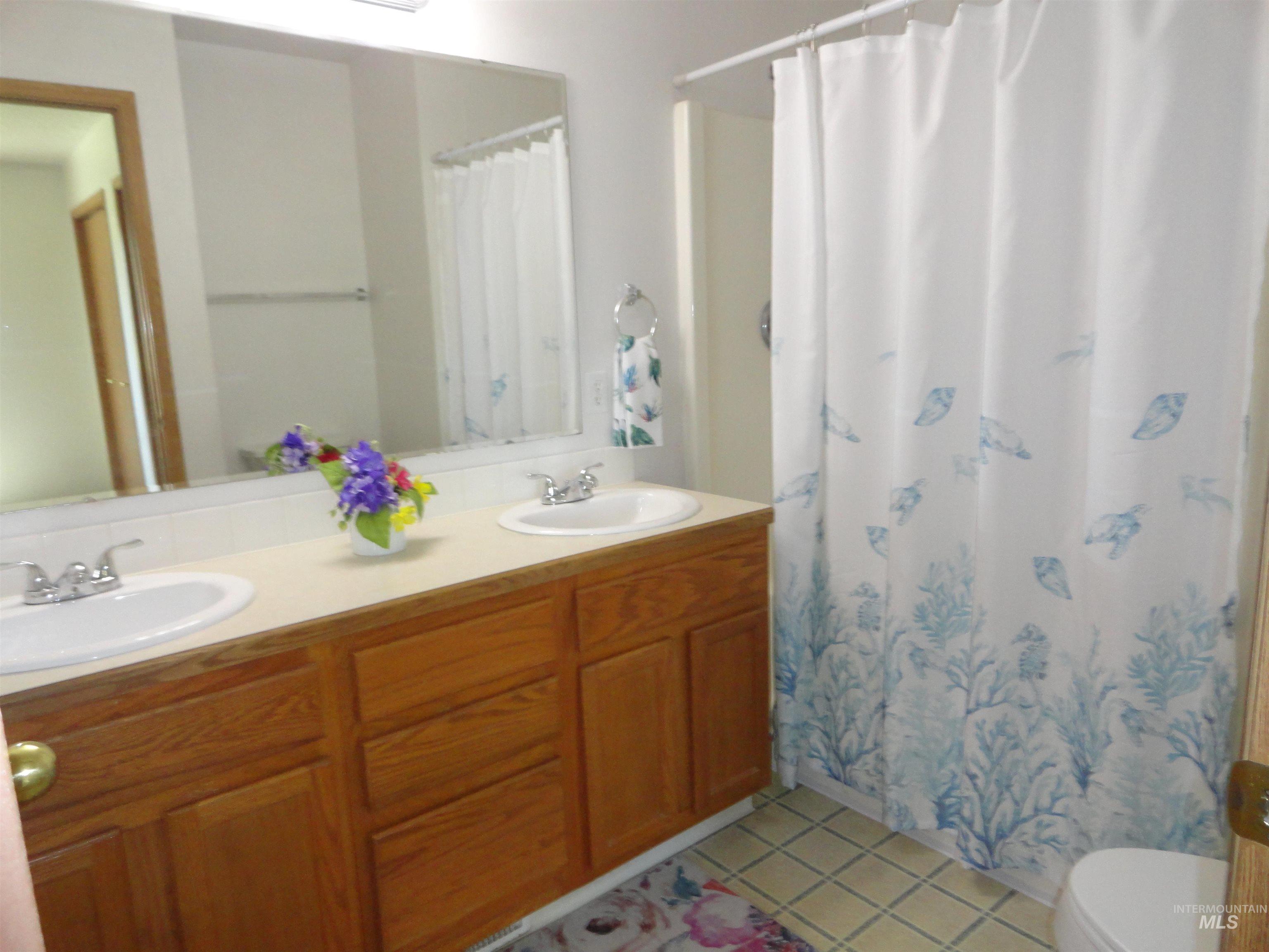 909 W Oakmont Av Property Photo 6