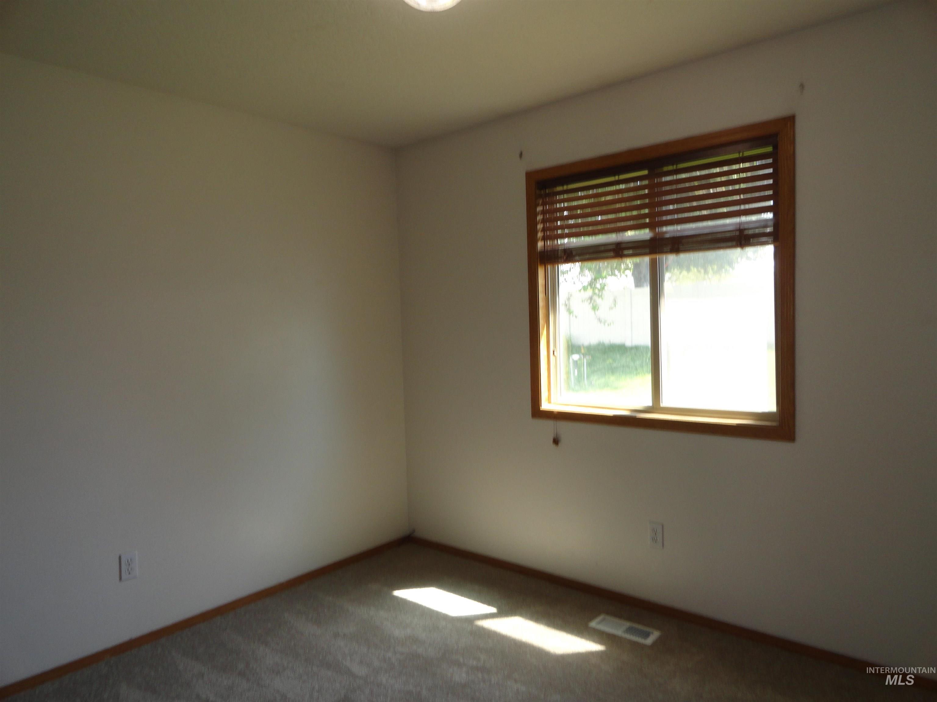 909 W Oakmont Av Property Photo 10