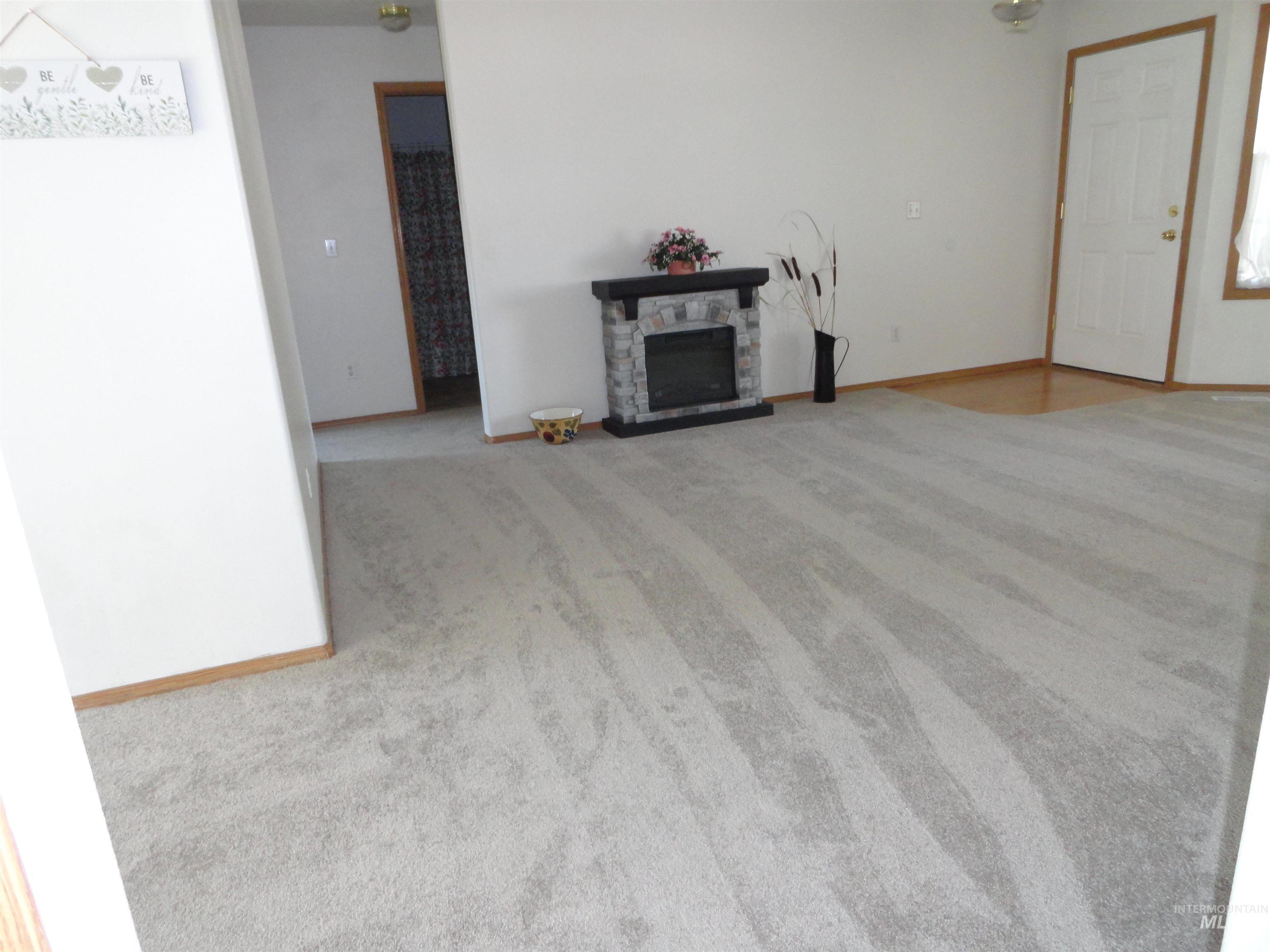 909 W Oakmont Av Property Photo 13