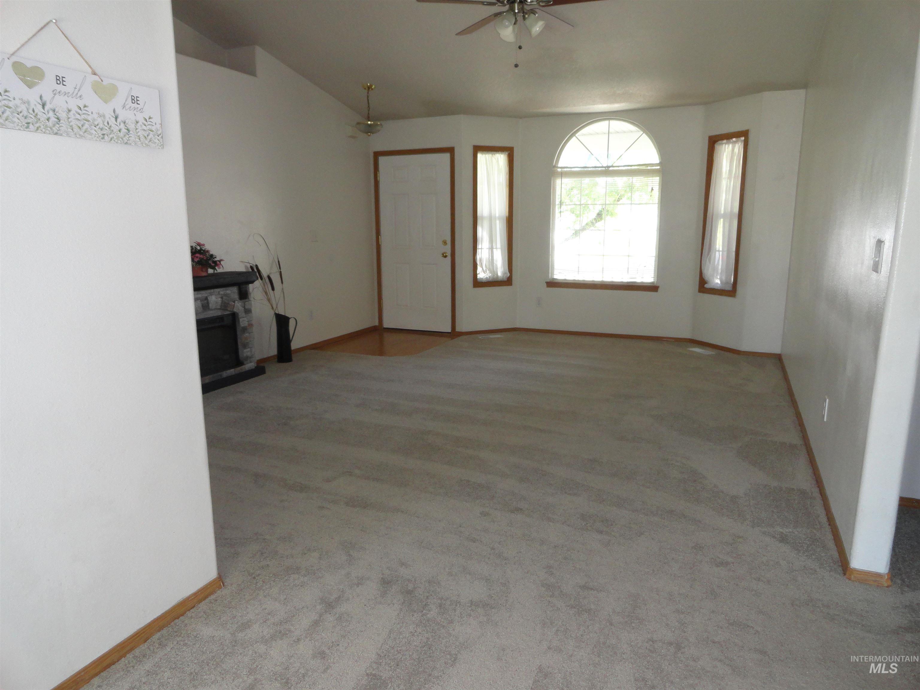 909 W Oakmont Av Property Photo 14